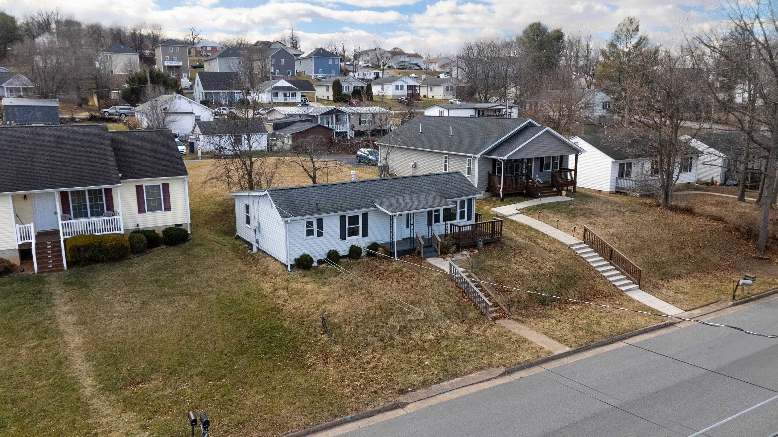 1340 B ST, WAYNESBORO, Virginia 22980, 2 Bedrooms Bedrooms, ,1 BathroomBathrooms,Residential,1340 B ST,672579 MLS # 672579