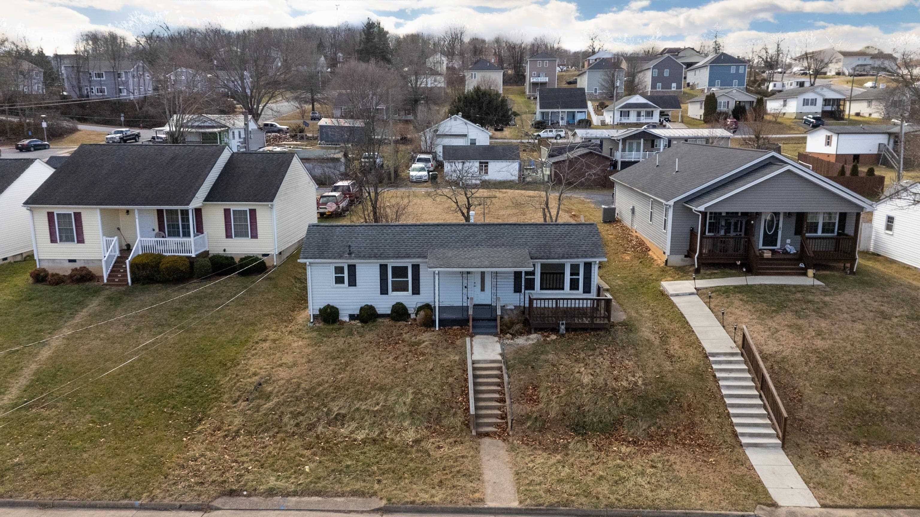 1340 B ST, WAYNESBORO, Virginia 22980, 2 Bedrooms Bedrooms, ,1 BathroomBathrooms,Residential,1340 B ST,672579 MLS # 672579