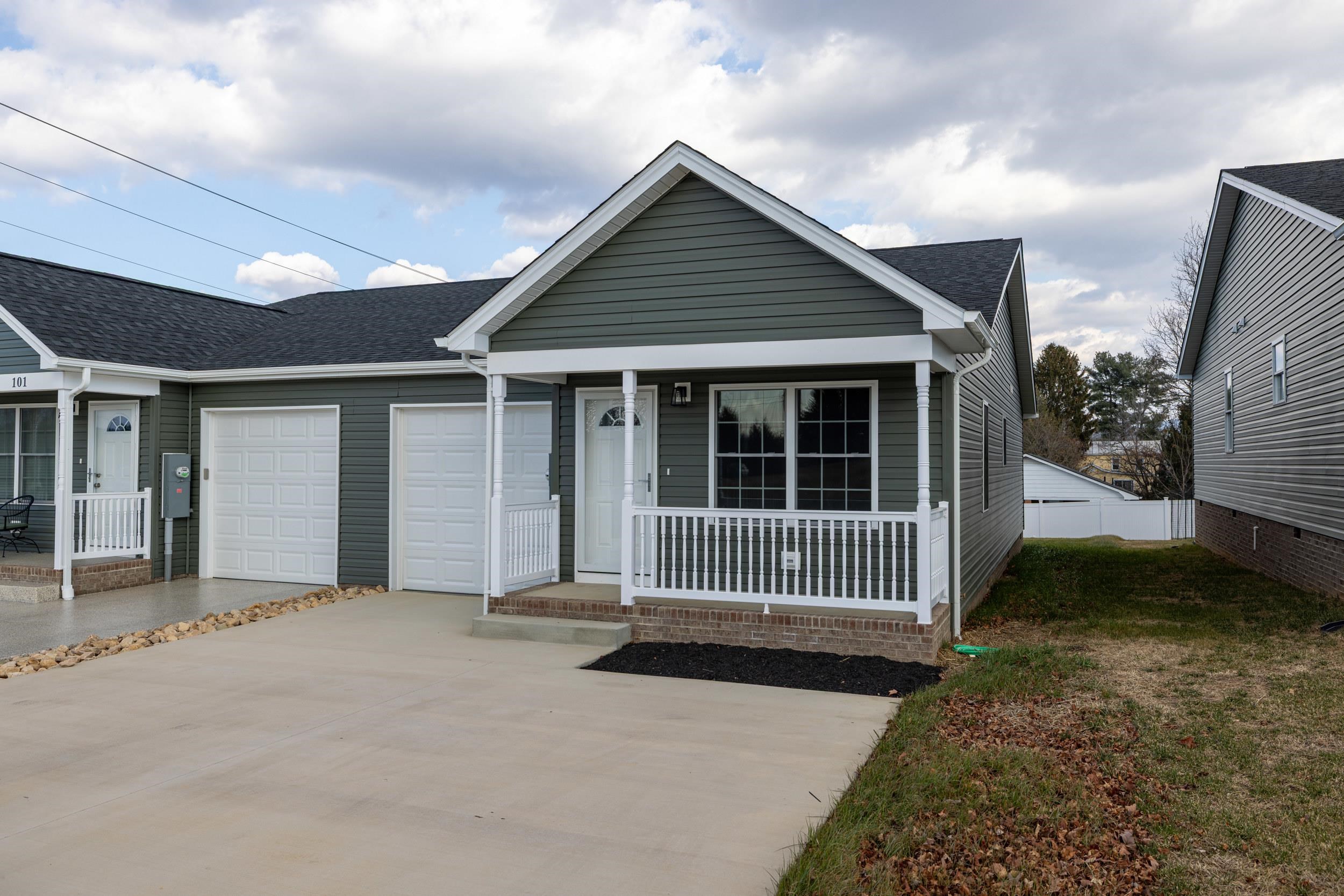 103 SIXTH AVE, LURAY, Virginia 22835, 2 Bedrooms Bedrooms, ,2 BathroomsBathrooms,Residential,103 SIXTH AVE,672580 MLS # 672580 103 SIXTH AVE, LURAY, Virginia 22835, 2 Bedrooms Bedrooms, ,2 BathroomsBathrooms,Residential,103 SIXTH AVE,672580 MLS # 672580