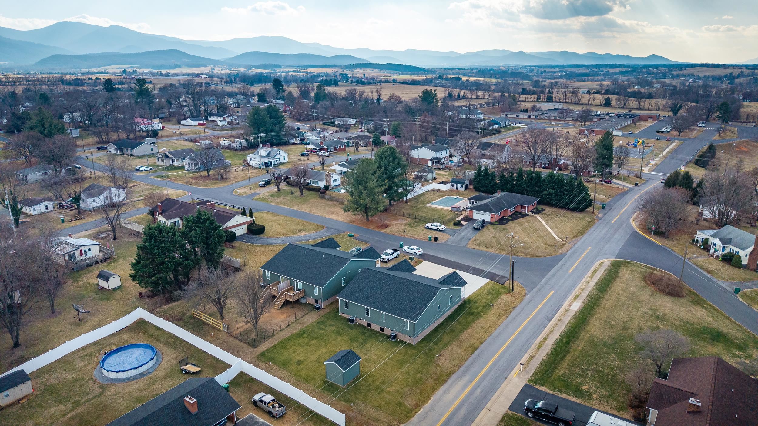 103 SIXTH AVE, LURAY, Virginia 22835, 2 Bedrooms Bedrooms, ,2 BathroomsBathrooms,Residential,103 SIXTH AVE,672580 MLS # 672580 103 SIXTH AVE, LURAY, Virginia 22835, 2 Bedrooms Bedrooms, ,2 BathroomsBathrooms,Residential,103 SIXTH AVE,672580 MLS # 672580