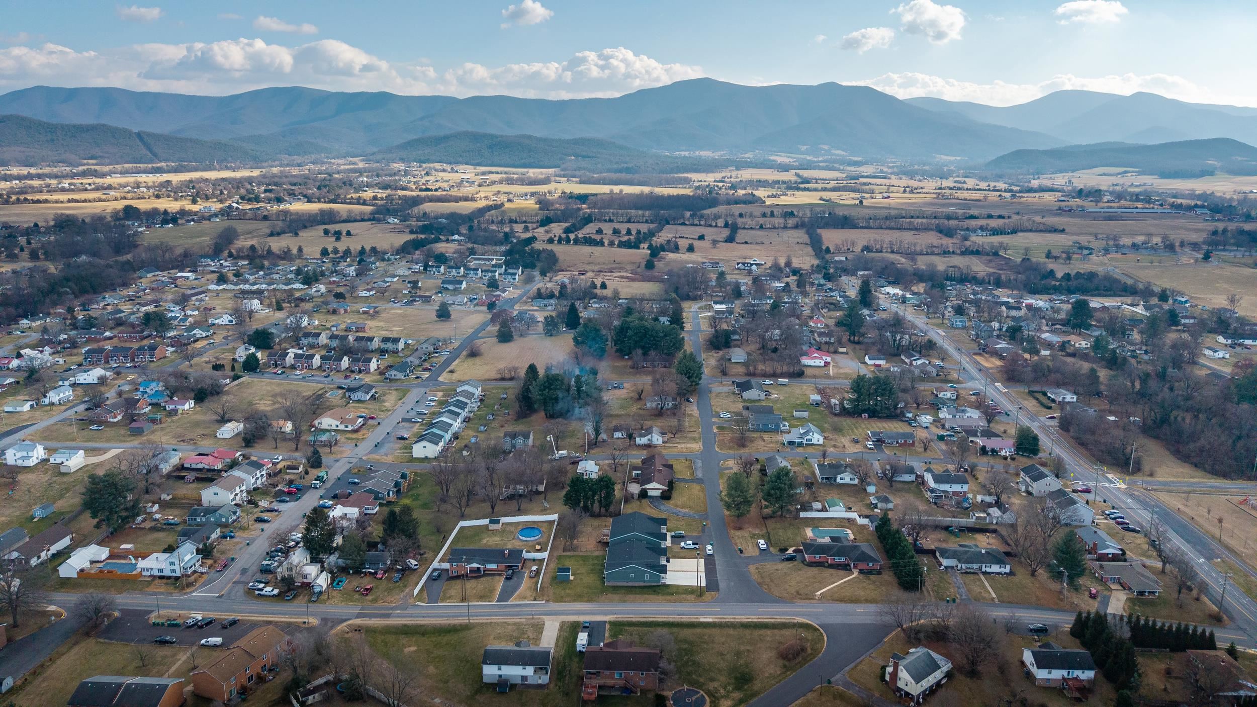 103 SIXTH AVE, LURAY, Virginia 22835, 2 Bedrooms Bedrooms, ,2 BathroomsBathrooms,Residential,103 SIXTH AVE,672580 MLS # 672580 103 SIXTH AVE, LURAY, Virginia 22835, 2 Bedrooms Bedrooms, ,2 BathroomsBathrooms,Residential,103 SIXTH AVE,672580 MLS # 672580