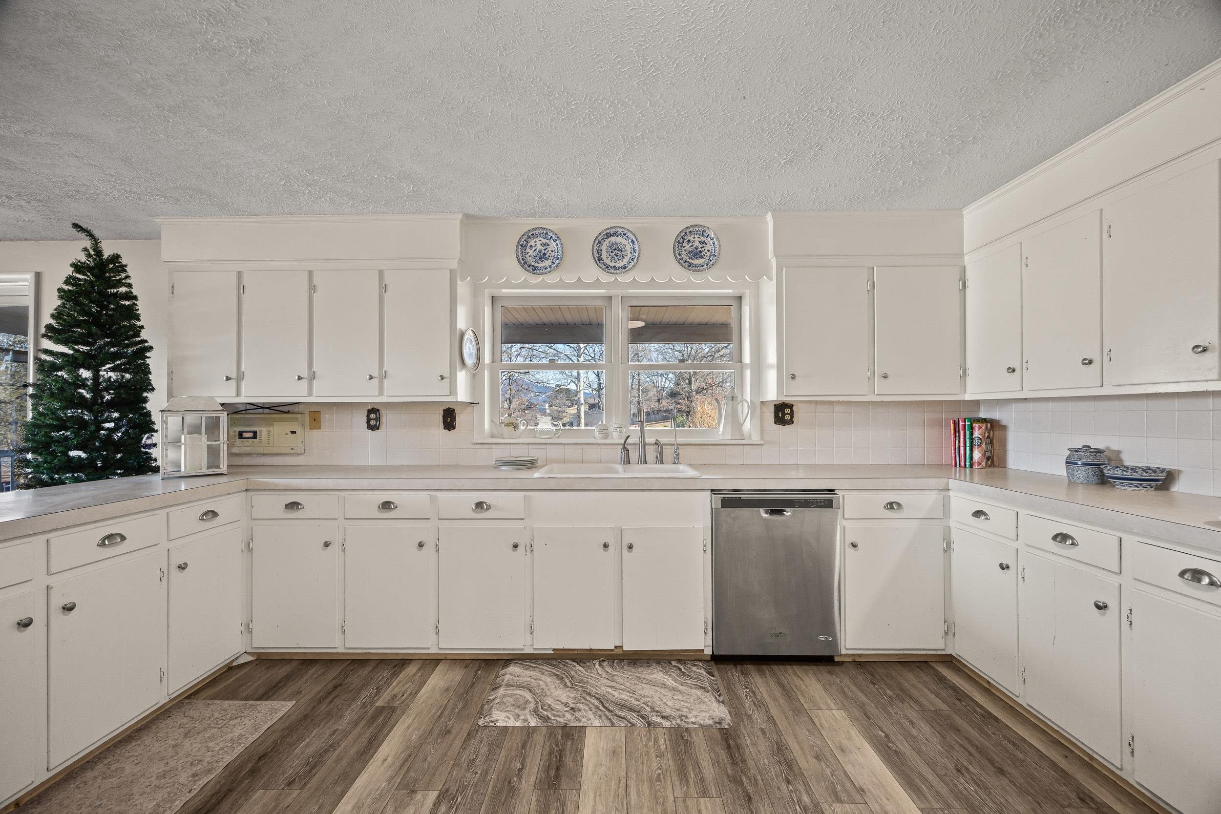 15 PAINTER ST, LURAY, Virginia 22835, 5 Bedrooms Bedrooms, ,2 BathroomsBathrooms,Residential,15 PAINTER ST,672582 MLS # 672582 15 PAINTER ST, LURAY, Virginia 22835, 5 Bedrooms Bedrooms, ,2 BathroomsBathrooms,Residential,15 PAINTER ST,672582 MLS # 672582