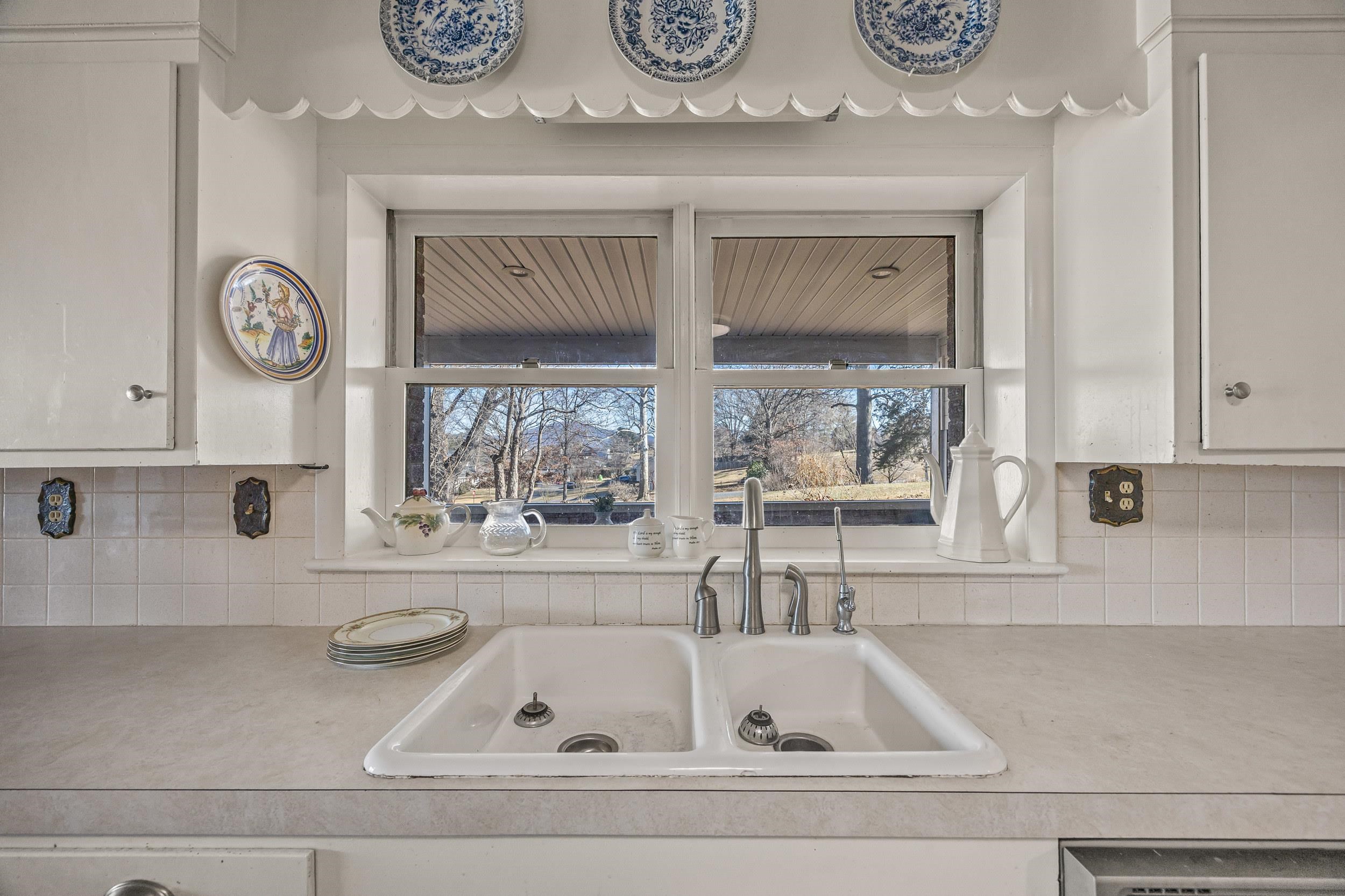 15 PAINTER ST, LURAY, Virginia 22835, 5 Bedrooms Bedrooms, ,2 BathroomsBathrooms,Residential,15 PAINTER ST,672582 MLS # 672582 15 PAINTER ST, LURAY, Virginia 22835, 5 Bedrooms Bedrooms, ,2 BathroomsBathrooms,Residential,15 PAINTER ST,672582 MLS # 672582