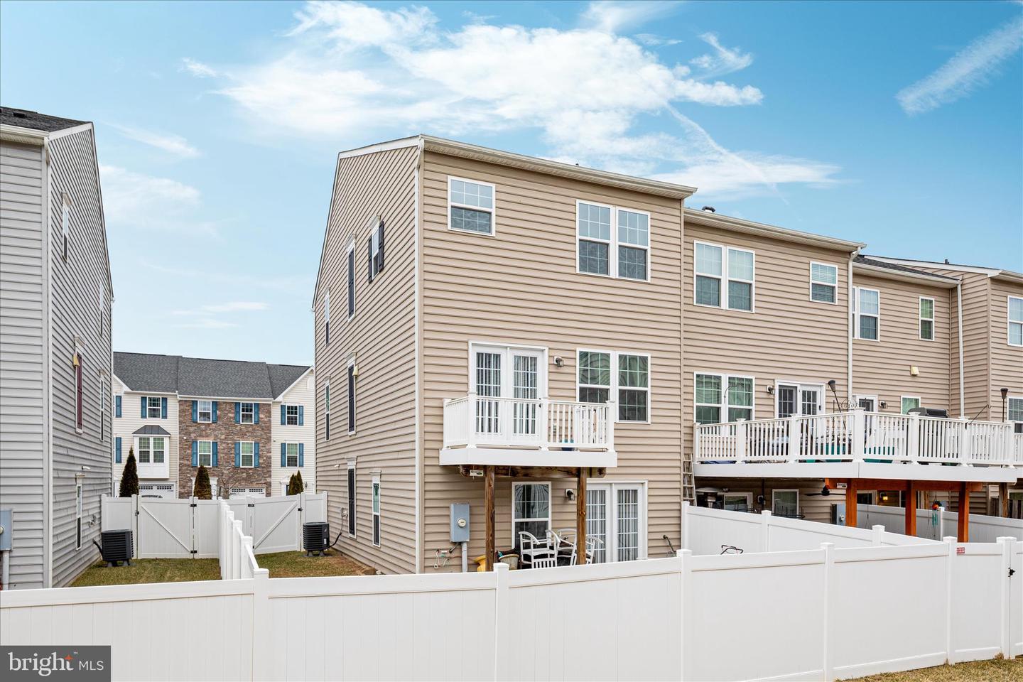 110 CHAMOMILE CT, LAKE FREDERICK, Virginia 22630, 3 Bedrooms Bedrooms, ,2 BathroomsBathrooms,Residential,For sale,110 CHAMOMILE CT,VAFV2038908 MLS # VAFV2038908