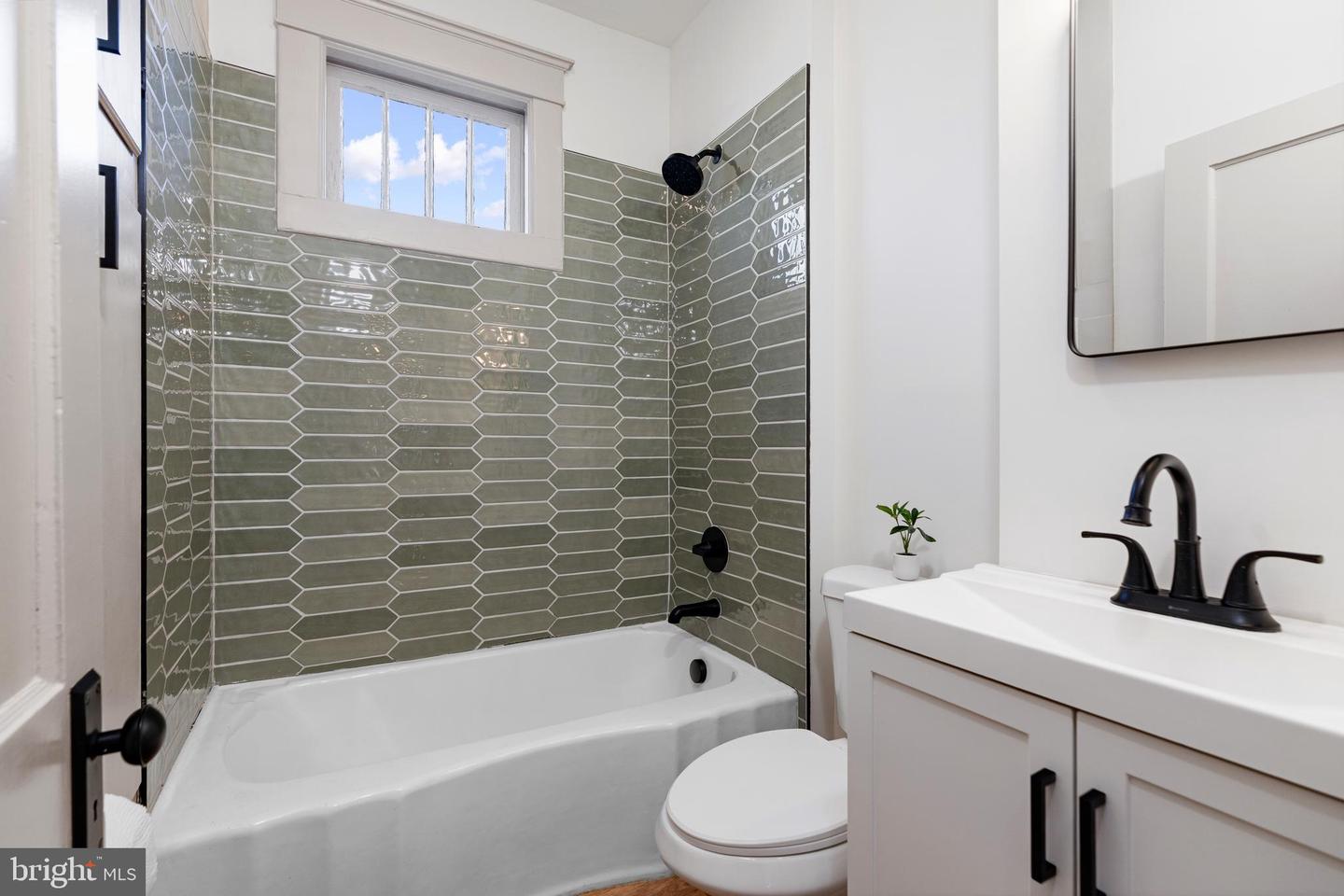 672 SHERWOOD AVE, WAYNESBORO, Virginia 22980, 2 Bedrooms Bedrooms, ,1 BathroomBathrooms,Residential,For sale,672 SHERWOOD AVE,VAWB2000202 MLS # VAWB2000202