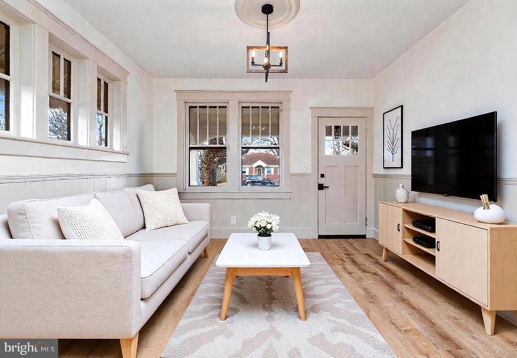 672 SHERWOOD AVE, WAYNESBORO, Virginia 22980, 2 Bedrooms Bedrooms, ,1 BathroomBathrooms,Residential,For sale,672 SHERWOOD AVE,VAWB2000202 MLS # VAWB2000202