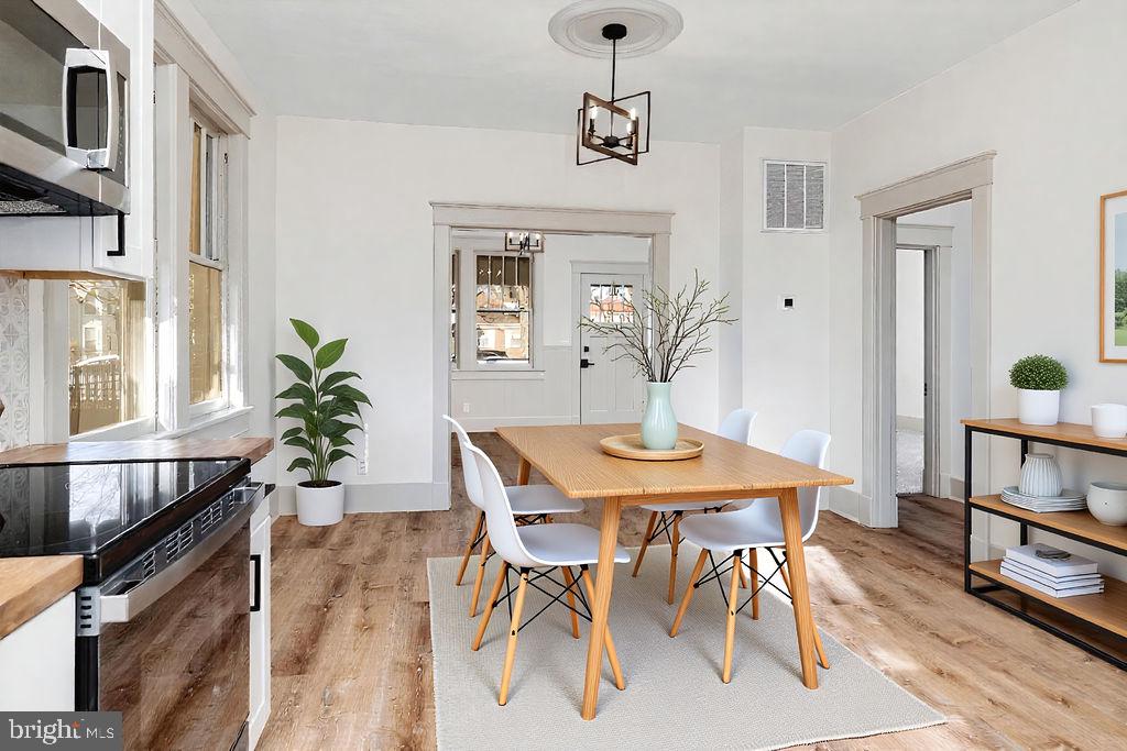 672 SHERWOOD AVE, WAYNESBORO, Virginia 22980, 2 Bedrooms Bedrooms, ,1 BathroomBathrooms,Residential,For sale,672 SHERWOOD AVE,VAWB2000202 MLS # VAWB2000202