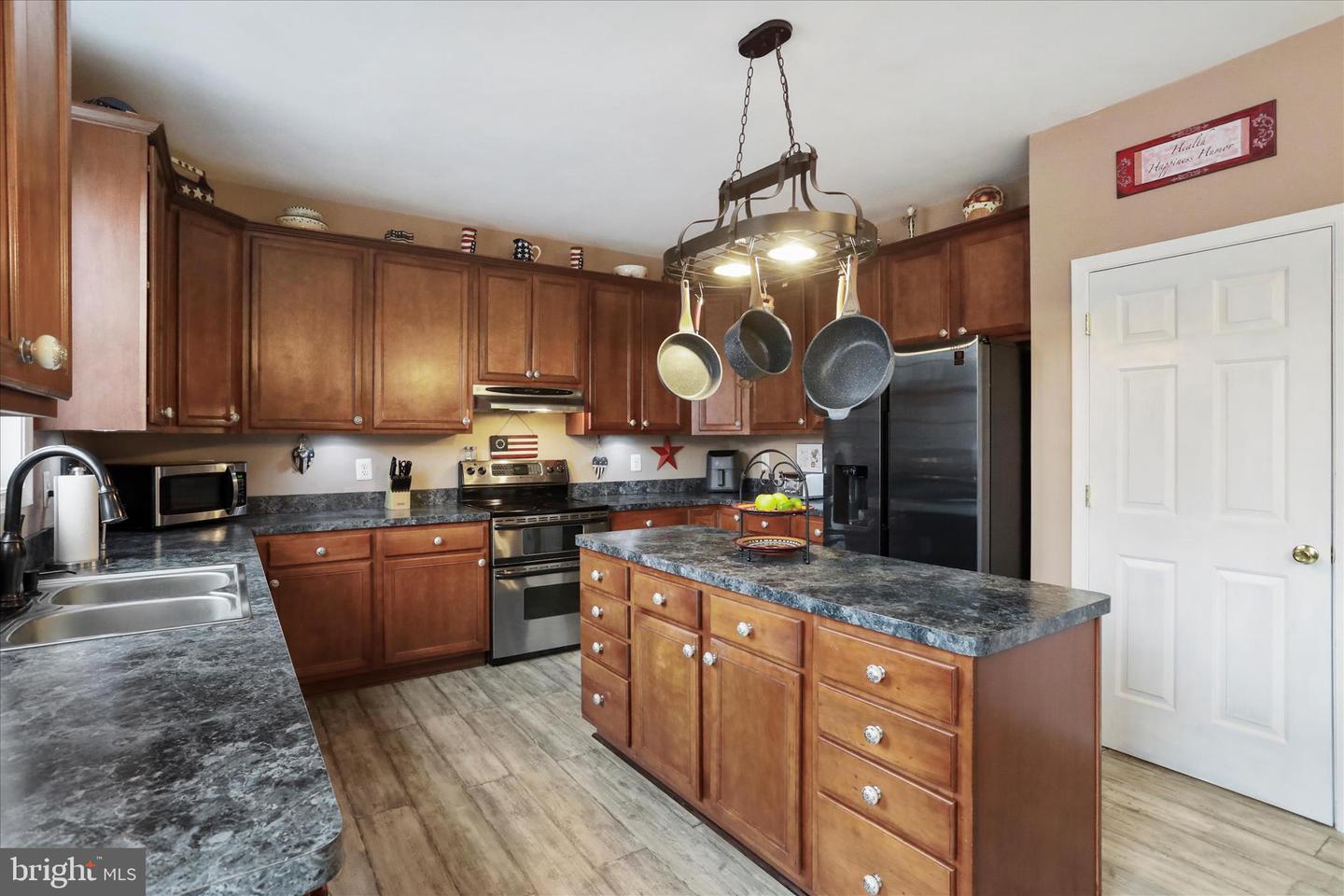 96 CASTLE MOUNTAIN RD, CASTLETON, Virginia 22716, 4 Bedrooms Bedrooms, ,3 BathroomsBathrooms,Residential,For sale,96 CASTLE MOUNTAIN RD,VARP2002460 MLS # VARP2002460