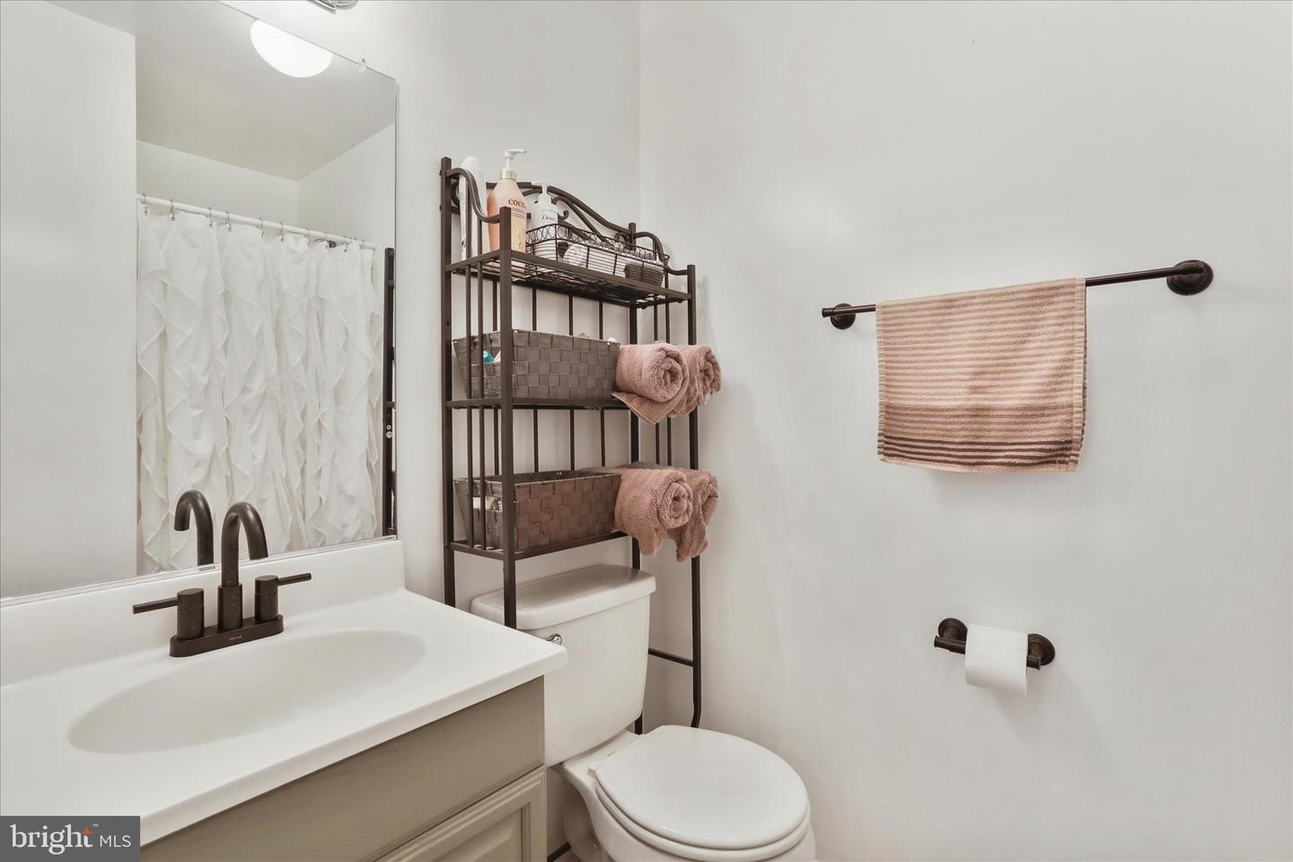 96 CASTLE MOUNTAIN RD, CASTLETON, Virginia 22716, 4 Bedrooms Bedrooms, ,3 BathroomsBathrooms,Residential,For sale,96 CASTLE MOUNTAIN RD,VARP2002460 MLS # VARP2002460