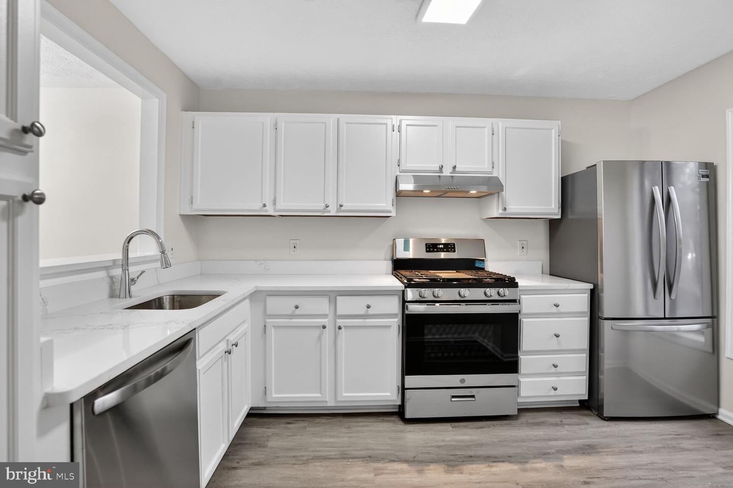 2273 HUNTERS RUN DR, RESTON, Virginia 20191, 2 Bedrooms Bedrooms, ,2 BathroomsBathrooms,Residential,For sale,2273 HUNTERS RUN DR,VAFX2286318 MLS # VAFX2286318