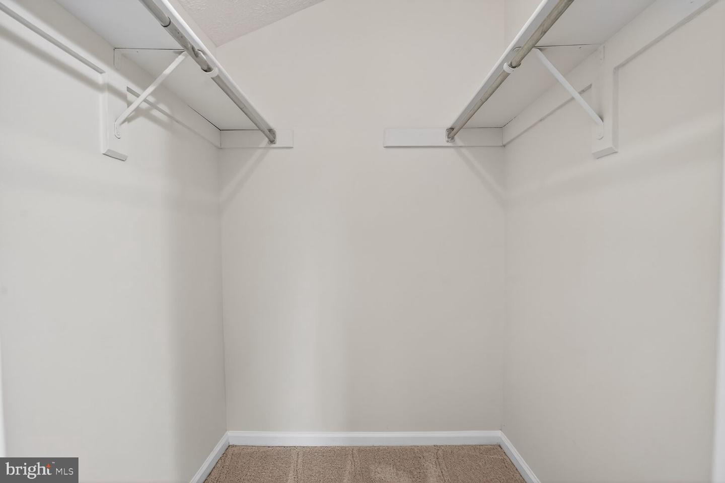 2273 HUNTERS RUN DR, RESTON, Virginia 20191, 2 Bedrooms Bedrooms, ,2 BathroomsBathrooms,Residential,For sale,2273 HUNTERS RUN DR,VAFX2286318 MLS # VAFX2286318