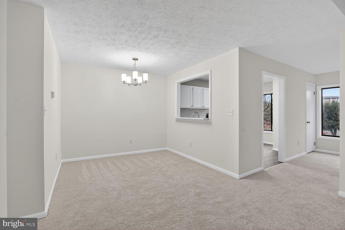 2273 HUNTERS RUN DR, RESTON, Virginia 20191, 2 Bedrooms Bedrooms, ,2 BathroomsBathrooms,Residential,For sale,2273 HUNTERS RUN DR,VAFX2286318 MLS # VAFX2286318