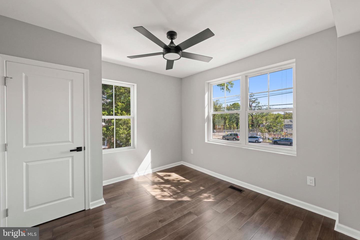 2814 RHODE ISLAND AVE NE, WASHINGTON, District Of Columbia 20018, 4 Bedrooms Bedrooms, ,4 BathroomsBathrooms,Residential,For sale,2814 RHODE ISLAND AVE NE,DCDC2242028 MLS # DCDC2242028