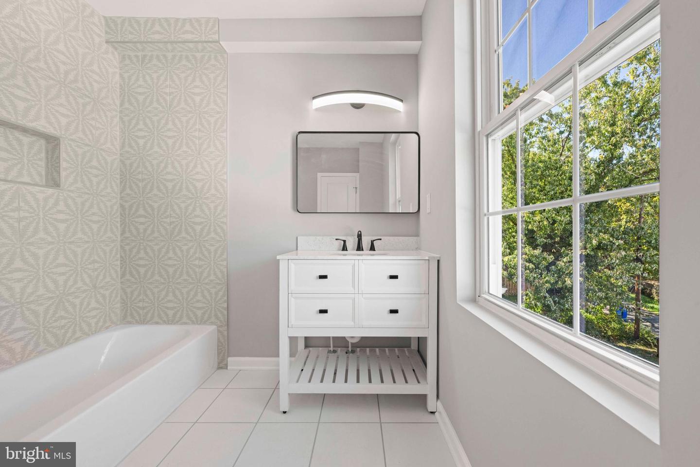 2814 RHODE ISLAND AVE NE, WASHINGTON, District Of Columbia 20018, 4 Bedrooms Bedrooms, ,4 BathroomsBathrooms,Residential,For sale,2814 RHODE ISLAND AVE NE,DCDC2242028 MLS # DCDC2242028