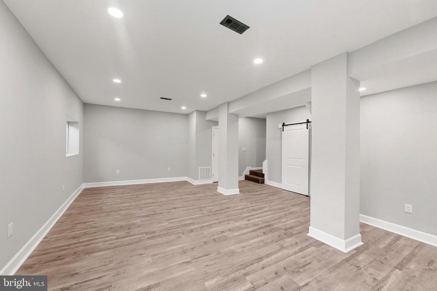 2814 RHODE ISLAND AVE NE, WASHINGTON, District Of Columbia 20018, 4 Bedrooms Bedrooms, ,4 BathroomsBathrooms,Residential,For sale,2814 RHODE ISLAND AVE NE,DCDC2242028 MLS # DCDC2242028