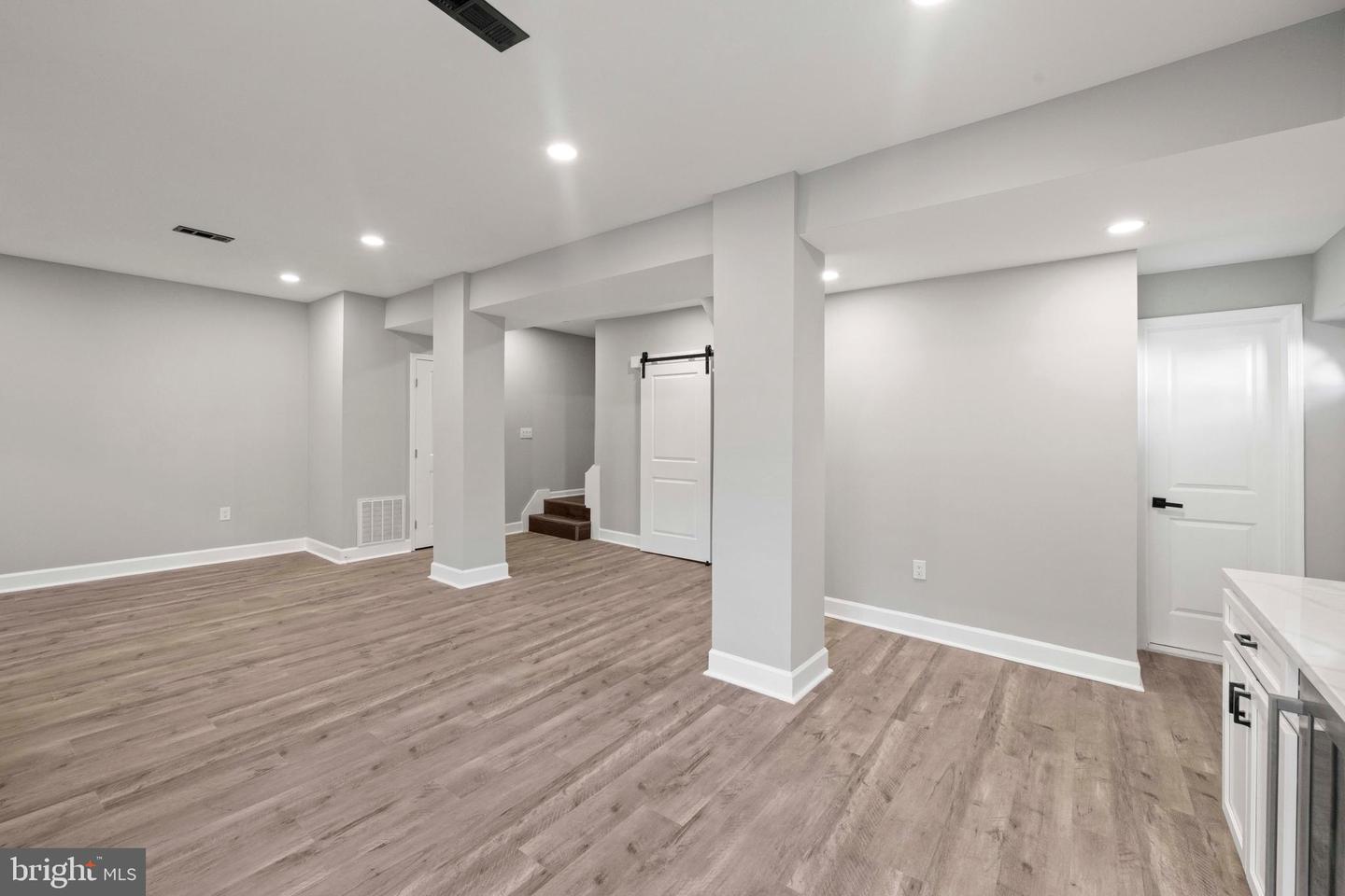 2814 RHODE ISLAND AVE NE, WASHINGTON, District Of Columbia 20018, 4 Bedrooms Bedrooms, ,4 BathroomsBathrooms,Residential,For sale,2814 RHODE ISLAND AVE NE,DCDC2242028 MLS # DCDC2242028