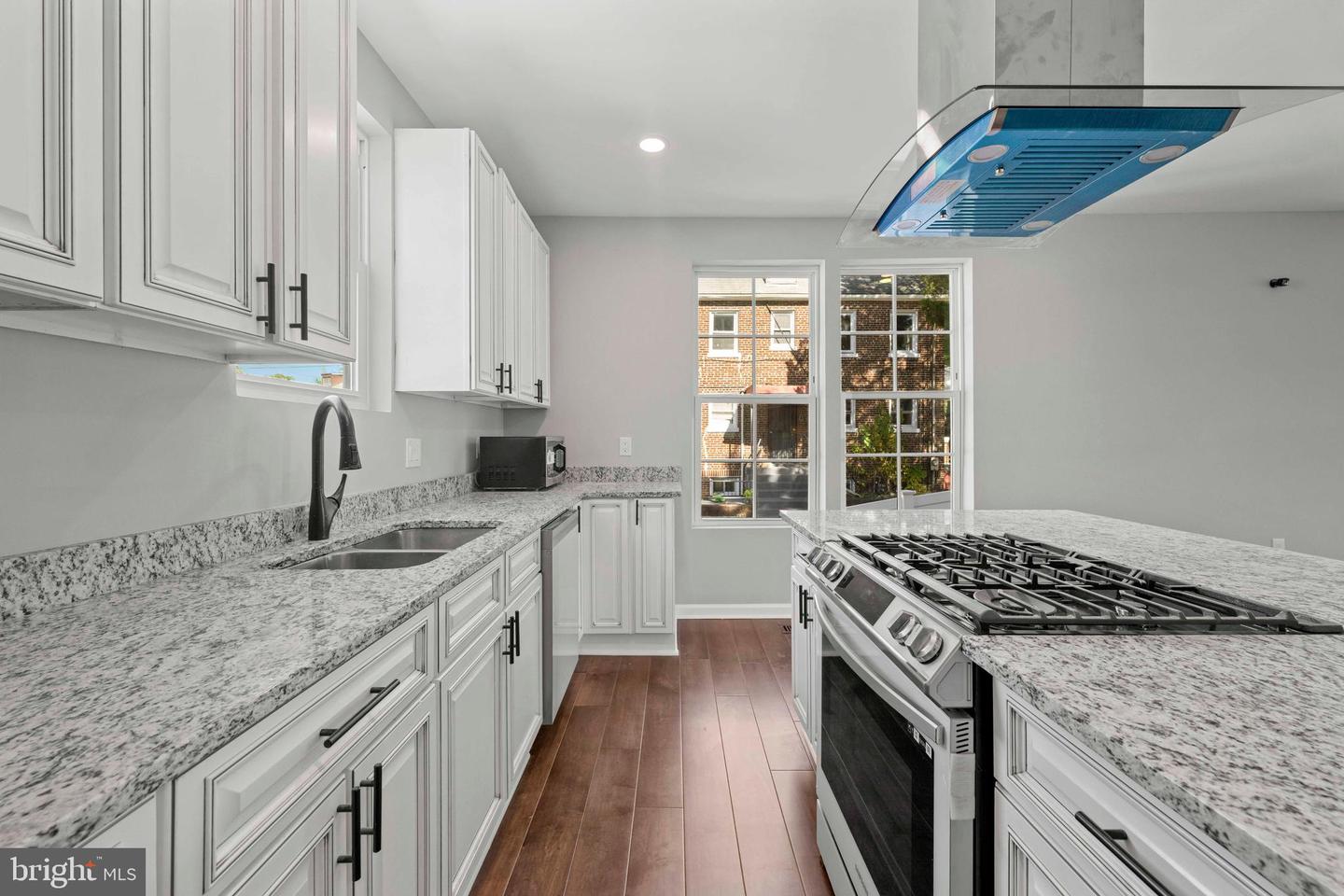 2814 RHODE ISLAND AVE NE, WASHINGTON, District Of Columbia 20018, 4 Bedrooms Bedrooms, ,4 BathroomsBathrooms,Residential,For sale,2814 RHODE ISLAND AVE NE,DCDC2242028 MLS # DCDC2242028