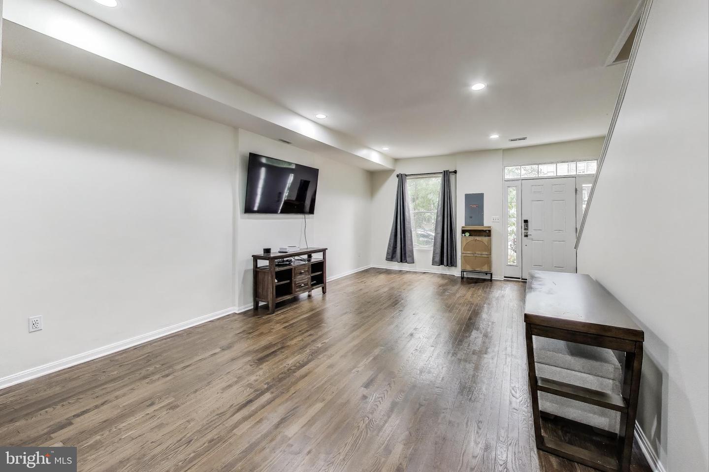 1265 MORSE ST NE, WASHINGTON, District Of Columbia 20002, 3 Bedrooms Bedrooms, ,2 BathroomsBathrooms,Residential,For sale,1265 MORSE ST NE,DCDC2242030 MLS # DCDC2242030