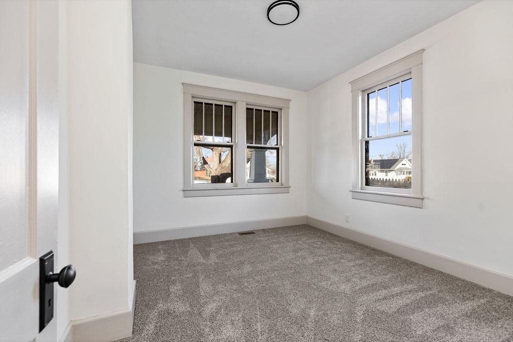 672 SHERWOOD AVE, WAYNESBORO, Virginia 22980, 2 Bedrooms Bedrooms, ,1 BathroomBathrooms,Residential,672 SHERWOOD AVE,672573 MLS # 672573