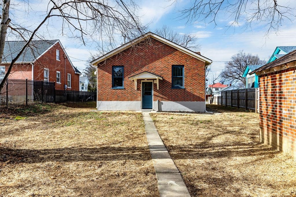 672 SHERWOOD AVE, WAYNESBORO, Virginia 22980, 2 Bedrooms Bedrooms, ,1 BathroomBathrooms,Residential,672 SHERWOOD AVE,672573 MLS # 672573