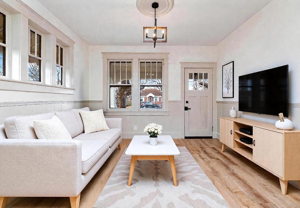 672 SHERWOOD AVE, WAYNESBORO, Virginia 22980, 2 Bedrooms Bedrooms, ,1 BathroomBathrooms,Residential,672 SHERWOOD AVE,672573 MLS # 672573