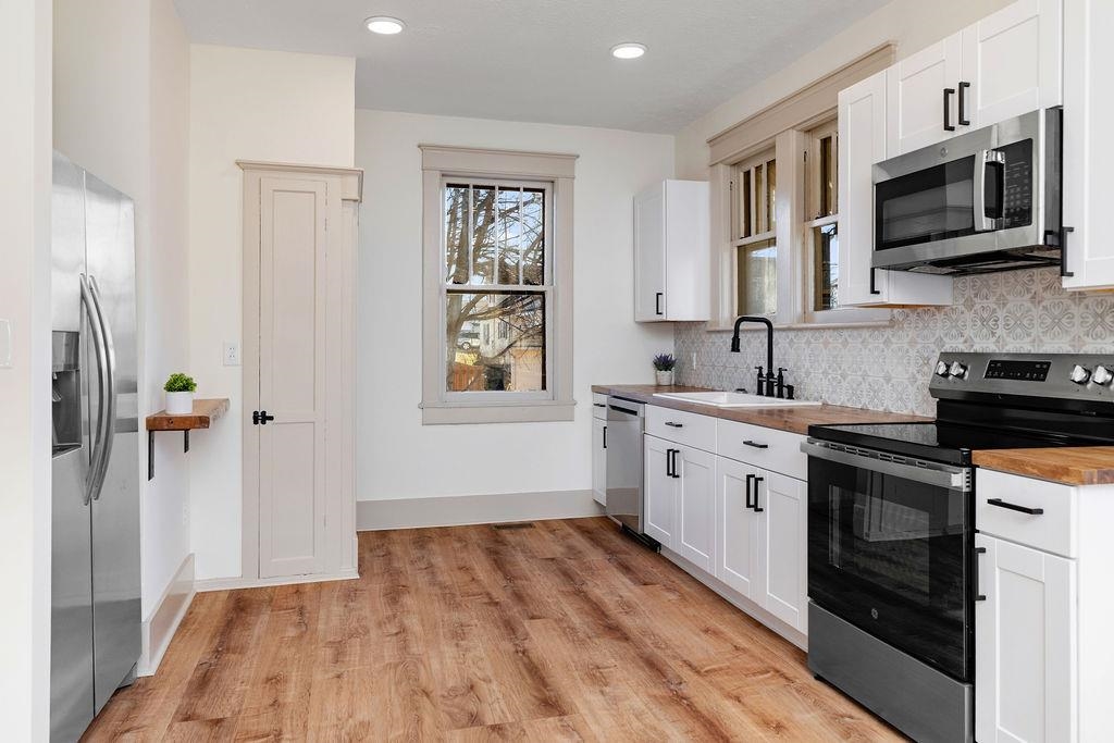 672 SHERWOOD AVE, WAYNESBORO, Virginia 22980, 2 Bedrooms Bedrooms, ,1 BathroomBathrooms,Residential,672 SHERWOOD AVE,672573 MLS # 672573