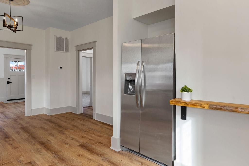 672 SHERWOOD AVE, WAYNESBORO, Virginia 22980, 2 Bedrooms Bedrooms, ,1 BathroomBathrooms,Residential,672 SHERWOOD AVE,672573 MLS # 672573