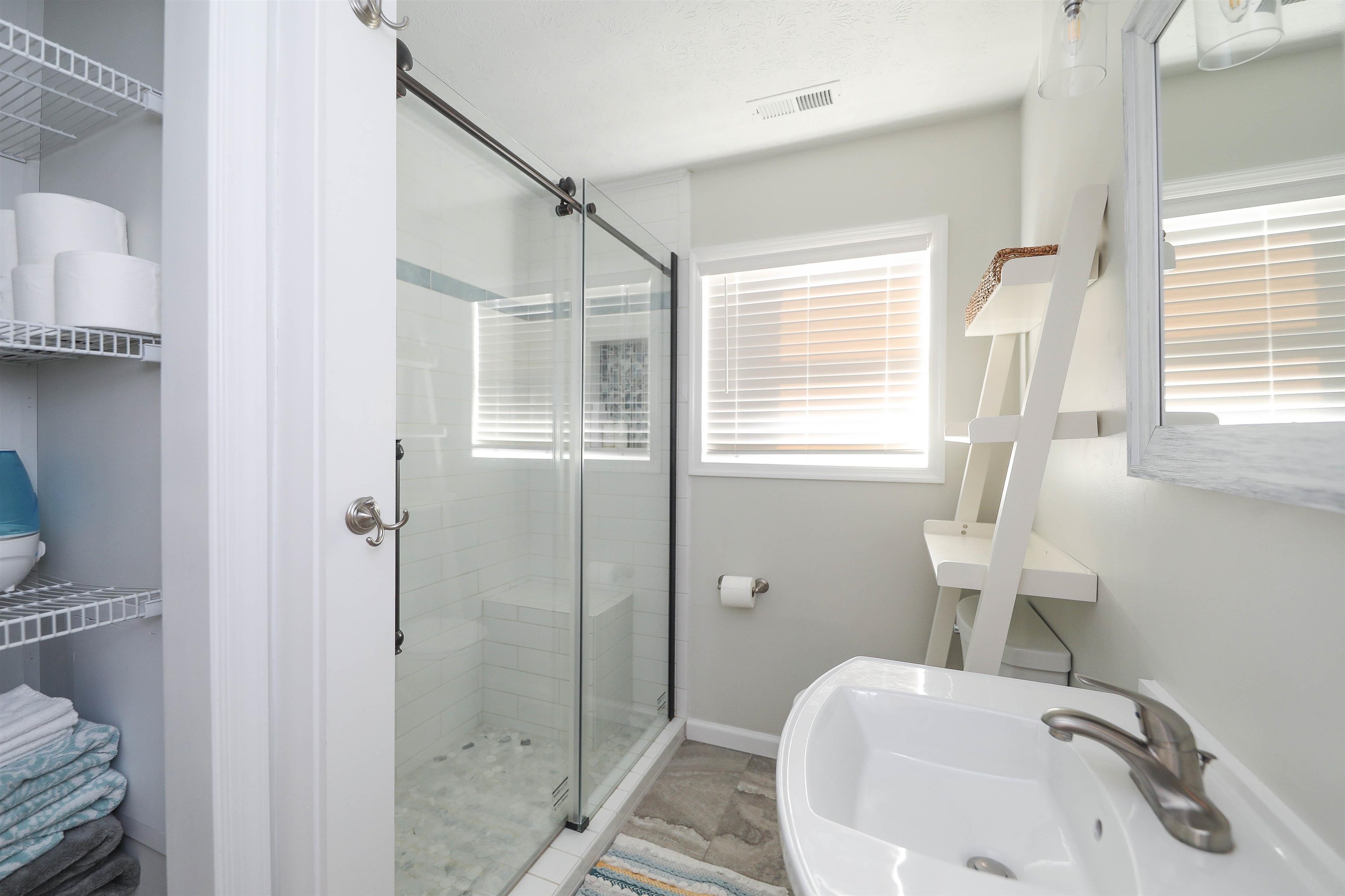 1198 SPAULDING ST, STAUNTON, Virginia 24401, 3 Bedrooms Bedrooms, ,1 BathroomBathrooms,Residential,1198 SPAULDING ST,672585 MLS # 672585