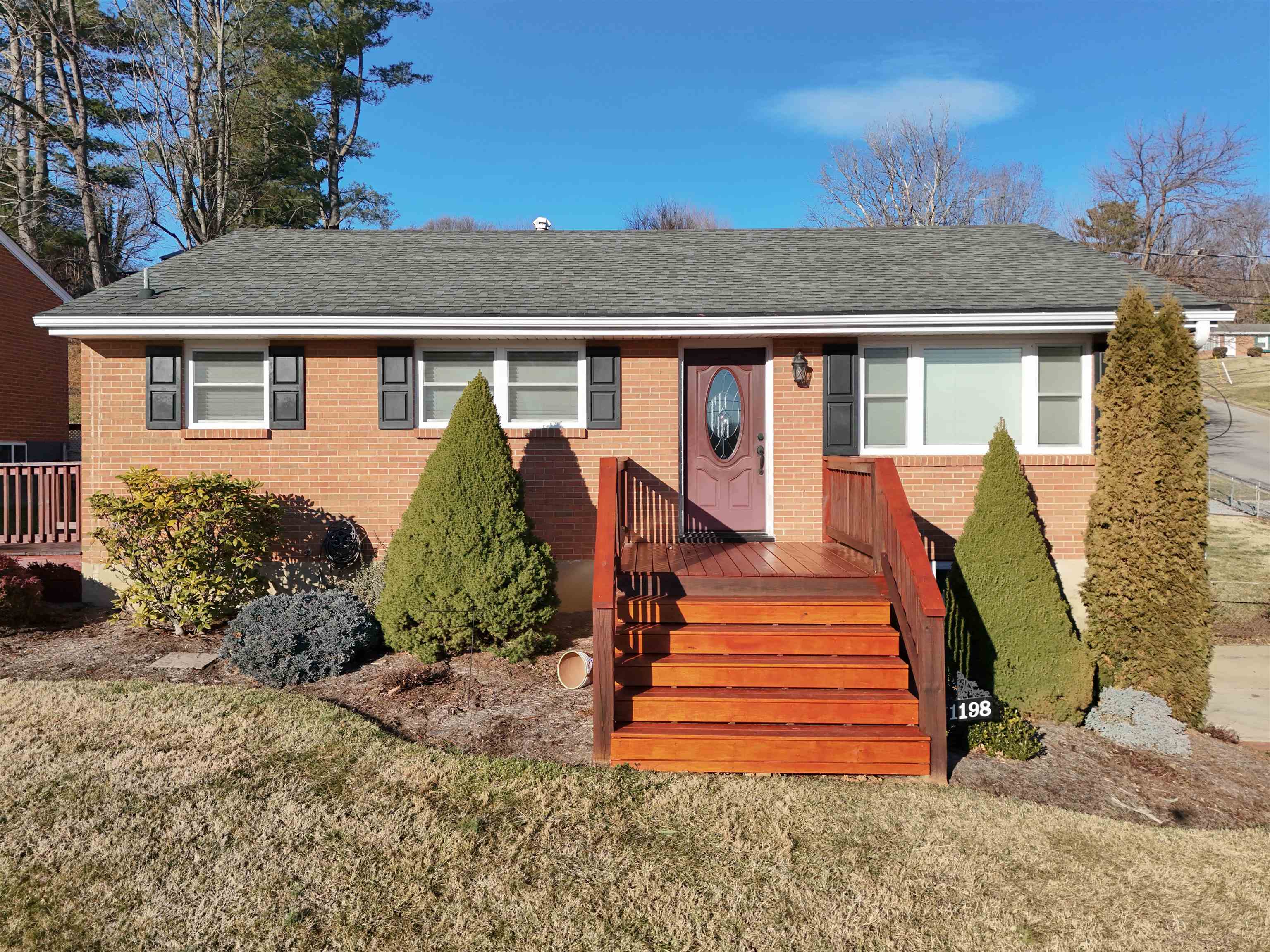 1198 SPAULDING ST, STAUNTON, Virginia 24401, 3 Bedrooms Bedrooms, ,1 BathroomBathrooms,Residential,1198 SPAULDING ST,672585 MLS # 672585