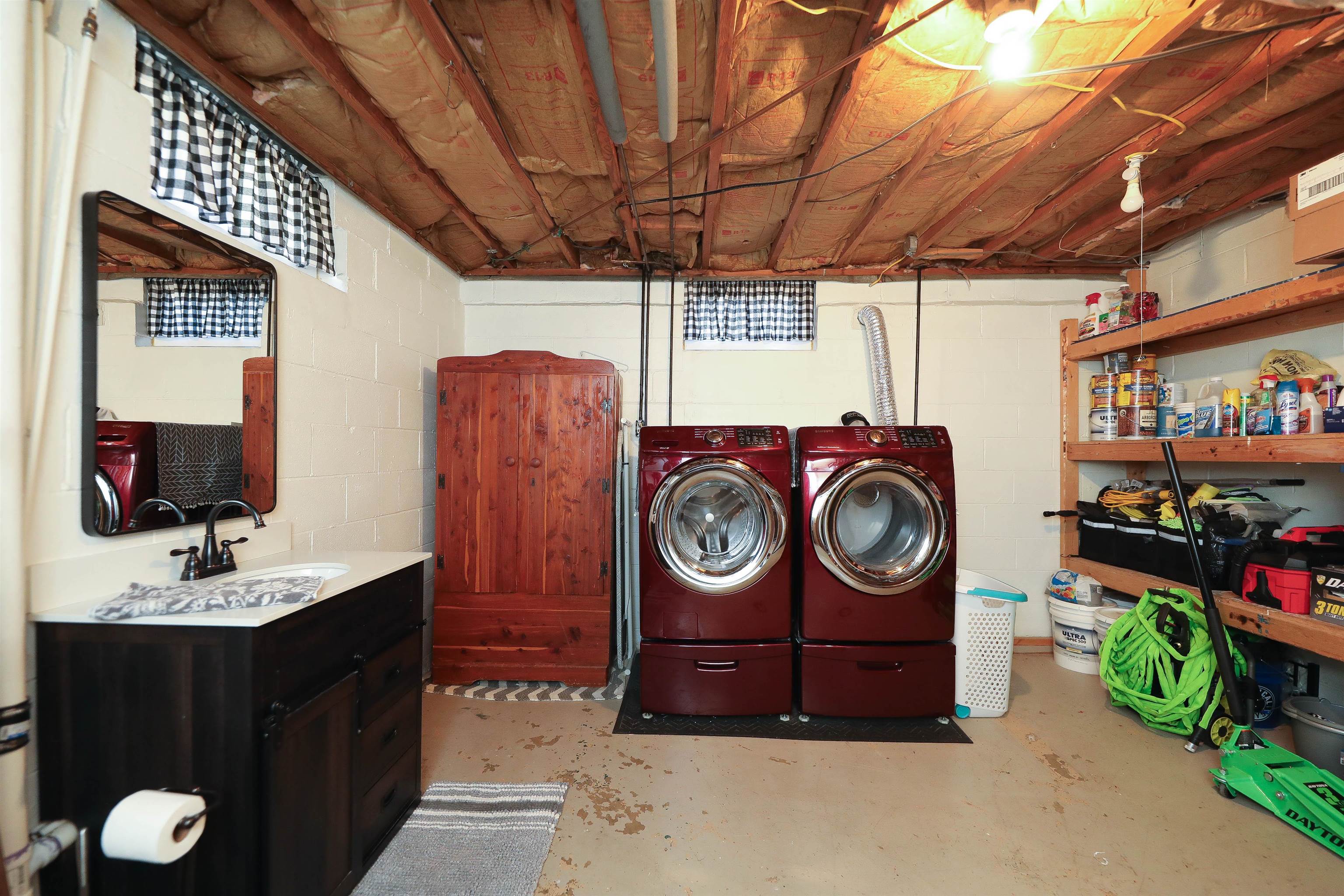 1198 SPAULDING ST, STAUNTON, Virginia 24401, 3 Bedrooms Bedrooms, ,1 BathroomBathrooms,Residential,1198 SPAULDING ST,672585 MLS # 672585