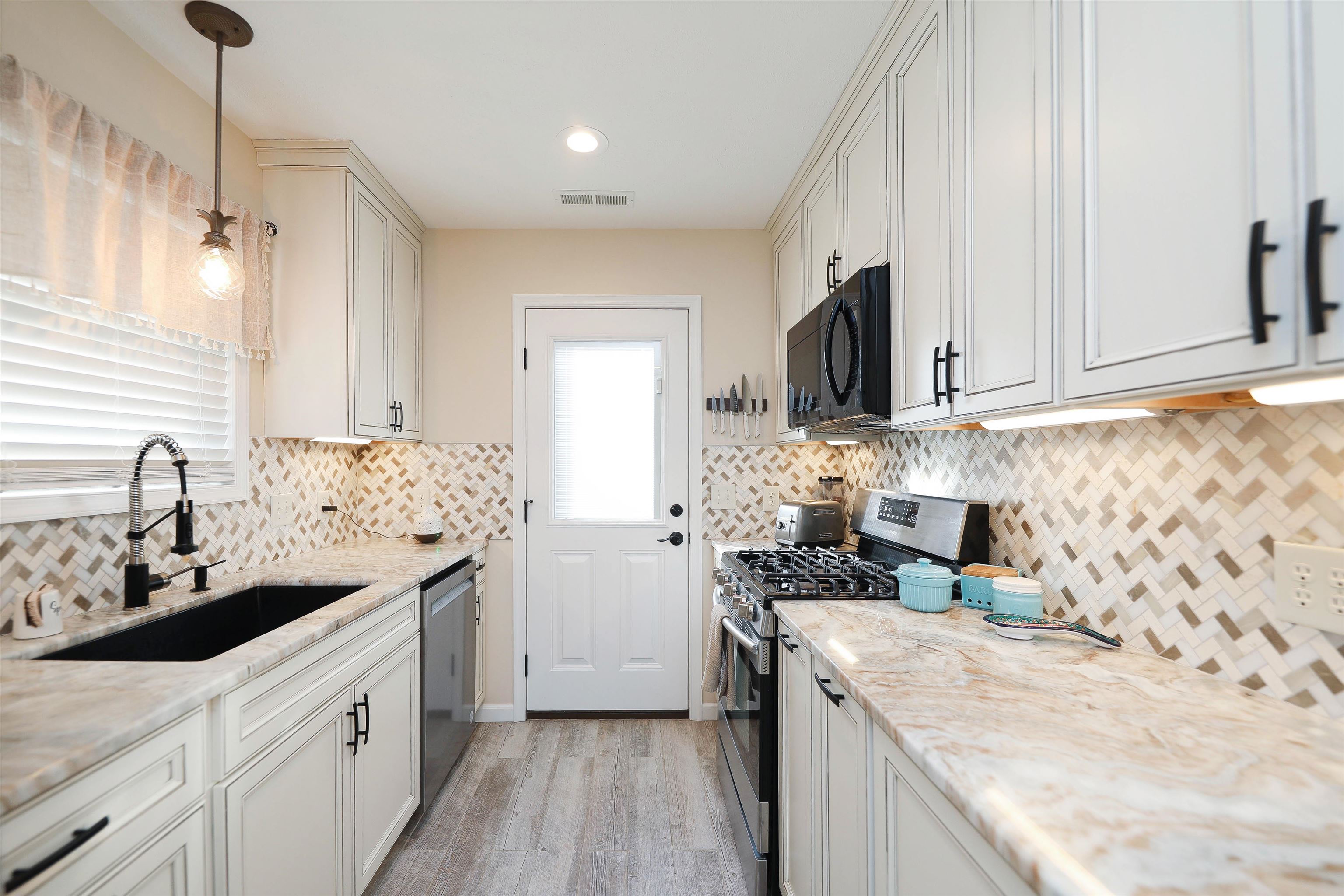 1198 SPAULDING ST, STAUNTON, Virginia 24401, 3 Bedrooms Bedrooms, ,1 BathroomBathrooms,Residential,1198 SPAULDING ST,672585 MLS # 672585