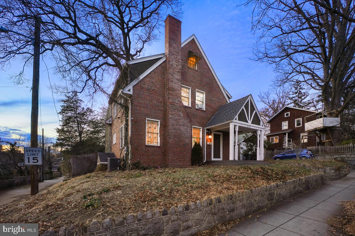 6712 6TH ST NW, WASHINGTON, District Of Columbia 20012, 3 Bedrooms Bedrooms, 13 Rooms Rooms,3 BathroomsBathrooms,Residential,For sale,6712 6TH ST NW,DCDC2235250 MLS # DCDC2235250