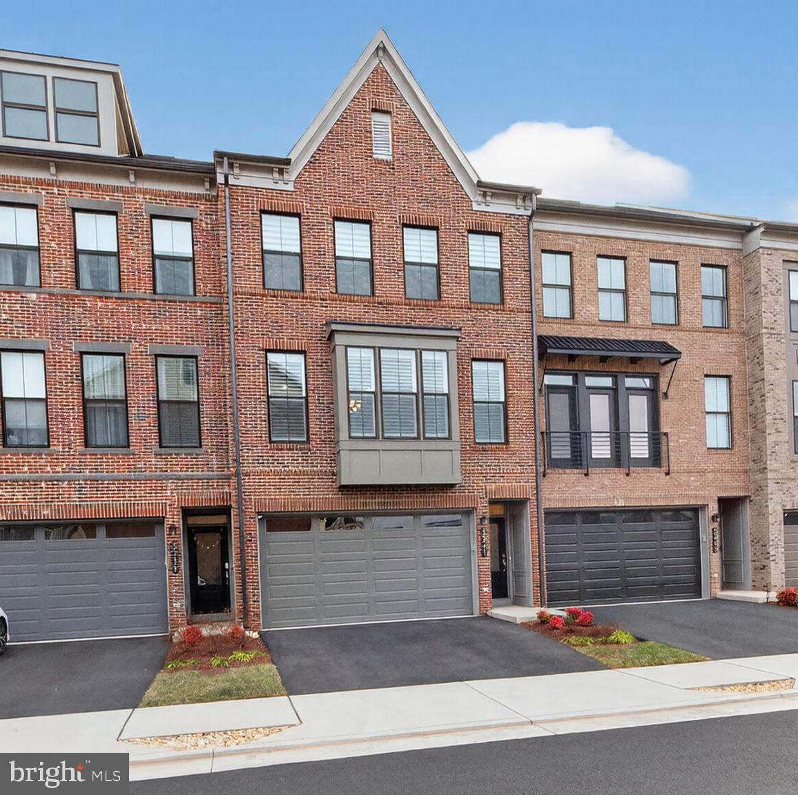 5241 RIDGEVIEW RETREAT DR, CHANTILLY, Virginia 20151, 4 Bedrooms Bedrooms, ,3 BathroomsBathrooms,Residential,For sale,5241 RIDGEVIEW RETREAT DR,VAFX2283110 MLS # VAFX2283110