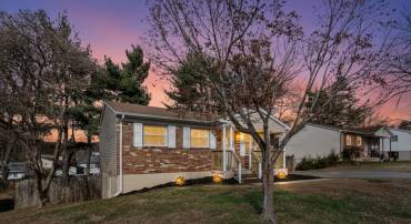 4502 KENTMORE DR, WOODBRIDGE, Virginia 22193, 4 Bedrooms Bedrooms, ,2 BathroomsBathrooms,Residential,For sale,4502 KENTMORE DR,VAPW2110460 MLS # VAPW2110460