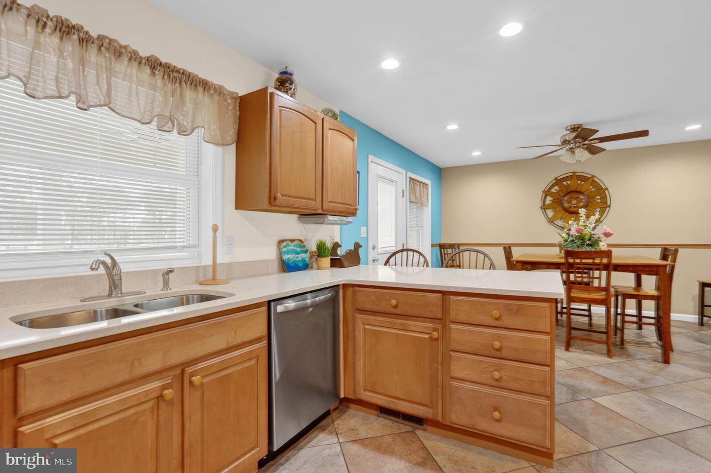 7518 DOE BAY LN, CHINCOTEAGUE ISLAND, Virginia 23336, 3 Bedrooms Bedrooms, ,2 BathroomsBathrooms,Residential,For sale,7518 DOE BAY LN,VAAC2002530 MLS # VAAC2002530