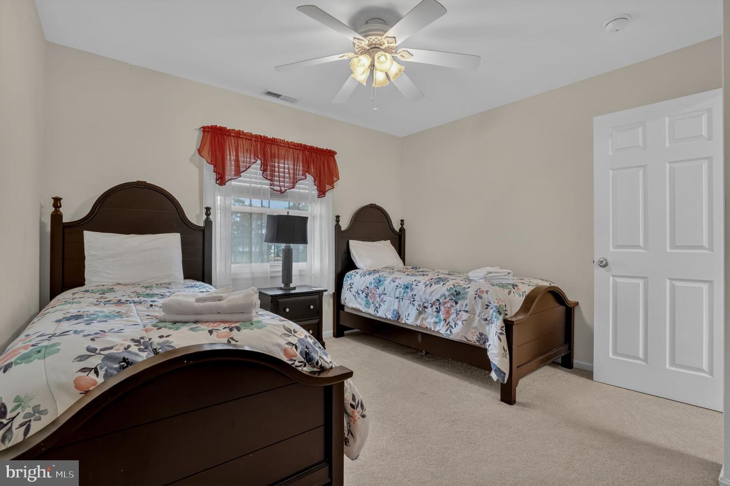 7518 DOE BAY LN, CHINCOTEAGUE ISLAND, Virginia 23336, 3 Bedrooms Bedrooms, ,2 BathroomsBathrooms,Residential,For sale,7518 DOE BAY LN,VAAC2002530 MLS # VAAC2002530