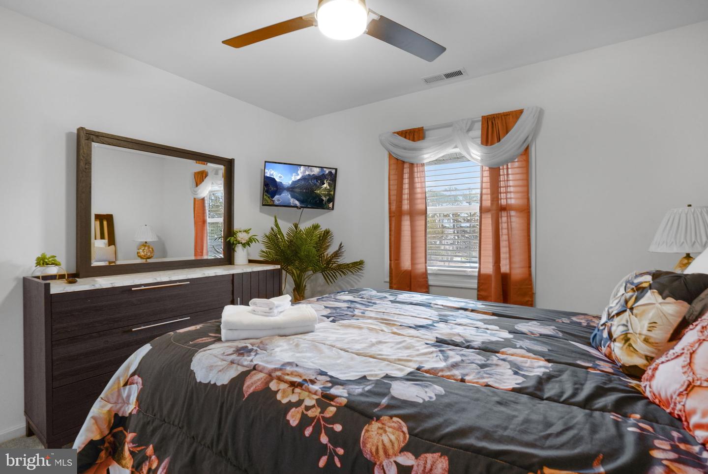 7518 DOE BAY LN, CHINCOTEAGUE ISLAND, Virginia 23336, 3 Bedrooms Bedrooms, ,2 BathroomsBathrooms,Residential,For sale,7518 DOE BAY LN,VAAC2002530 MLS # VAAC2002530