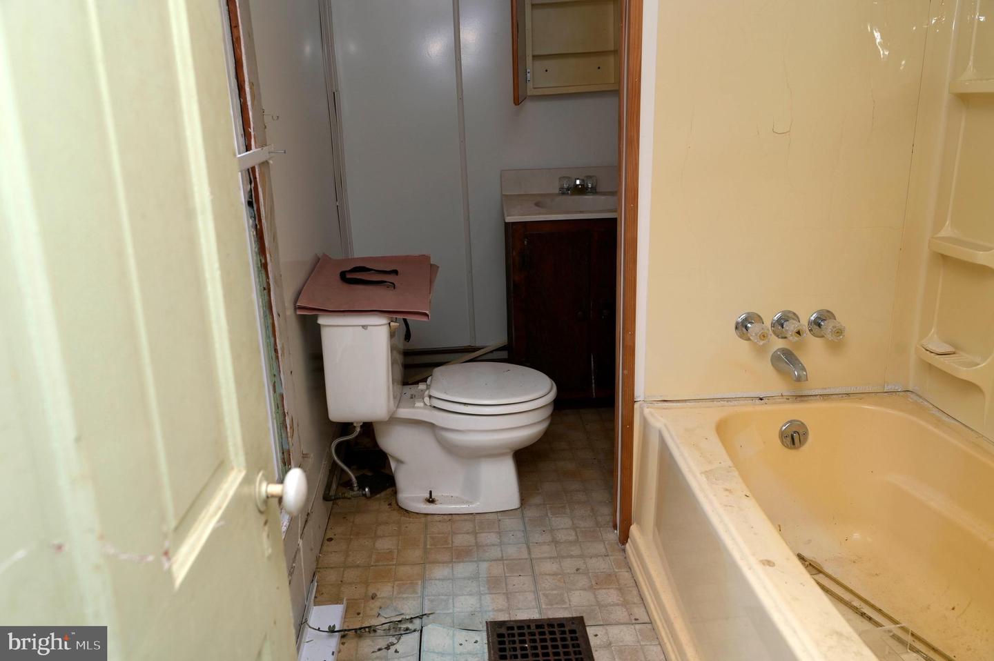 25588 SHORE MAIN DR, BLOXOM, Virginia 23308, 3 Bedrooms Bedrooms, ,2 BathroomsBathrooms,Residential,For sale,25588 SHORE MAIN DR,VAAC2002268 MLS # VAAC2002268