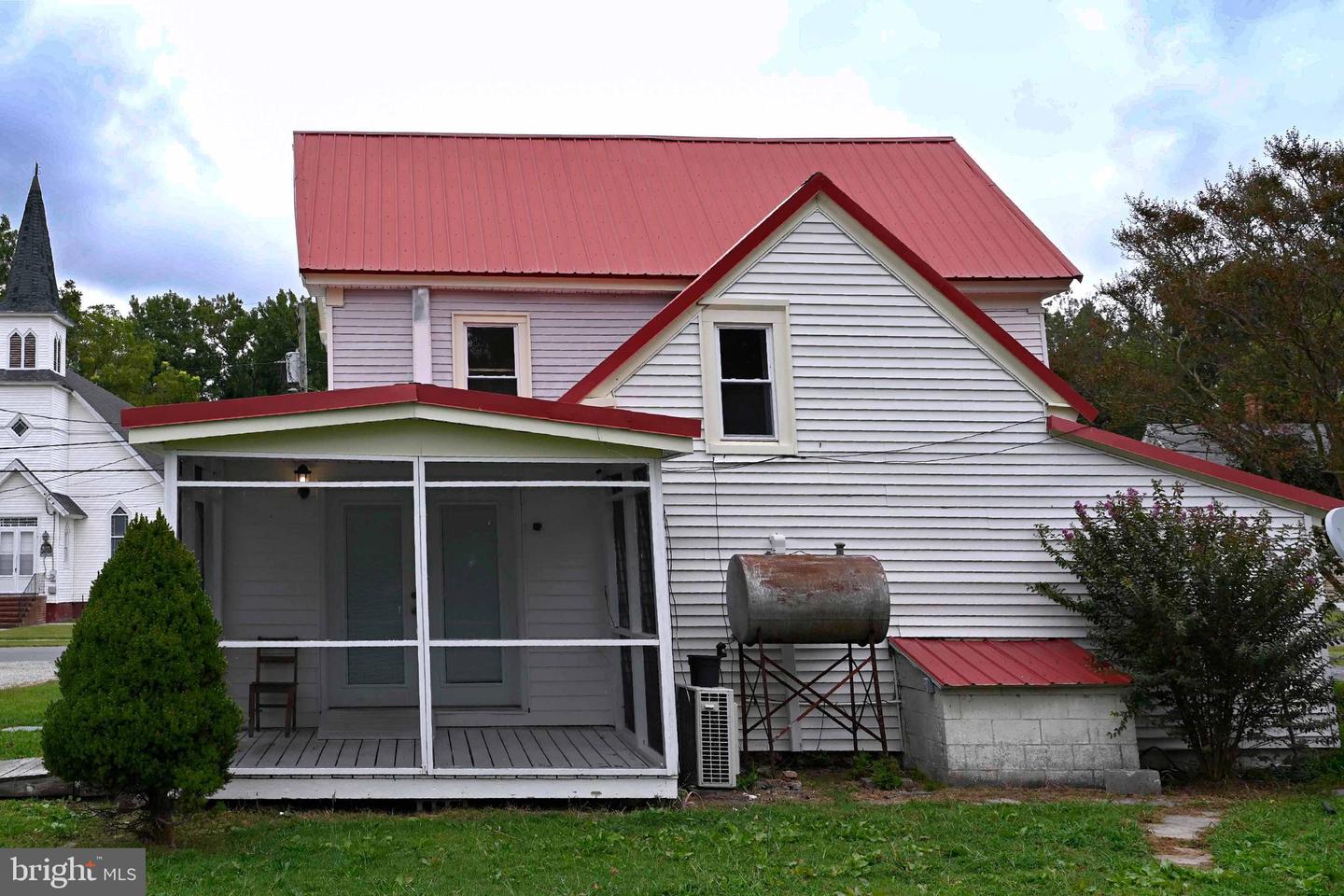 25588 SHORE MAIN DR, BLOXOM, Virginia 23308, 3 Bedrooms Bedrooms, ,2 BathroomsBathrooms,Residential,For sale,25588 SHORE MAIN DR,VAAC2002268 MLS # VAAC2002268