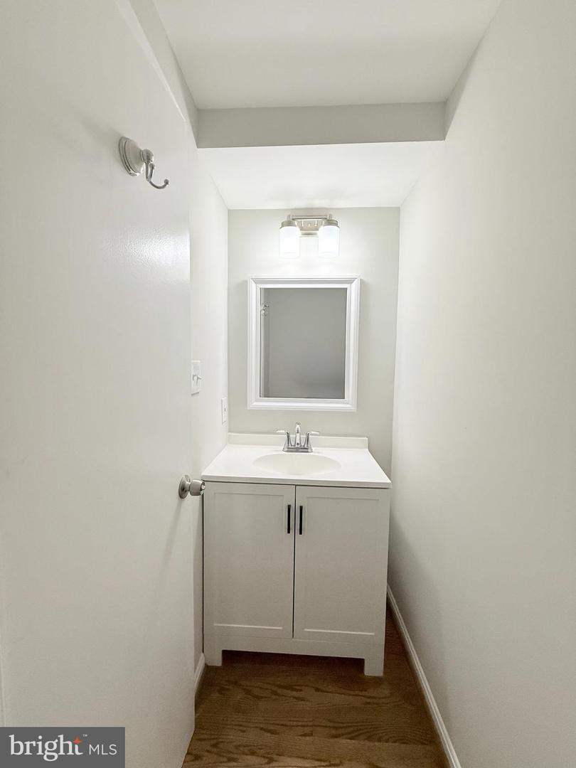 8219 DOCTOR CRAIK CT, ALEXANDRIA, Virginia 22306, 3 Bedrooms Bedrooms, ,3 BathroomsBathrooms,Residential,For sale,8219 DOCTOR CRAIK CT,VAFX2275002 MLS # VAFX2275002