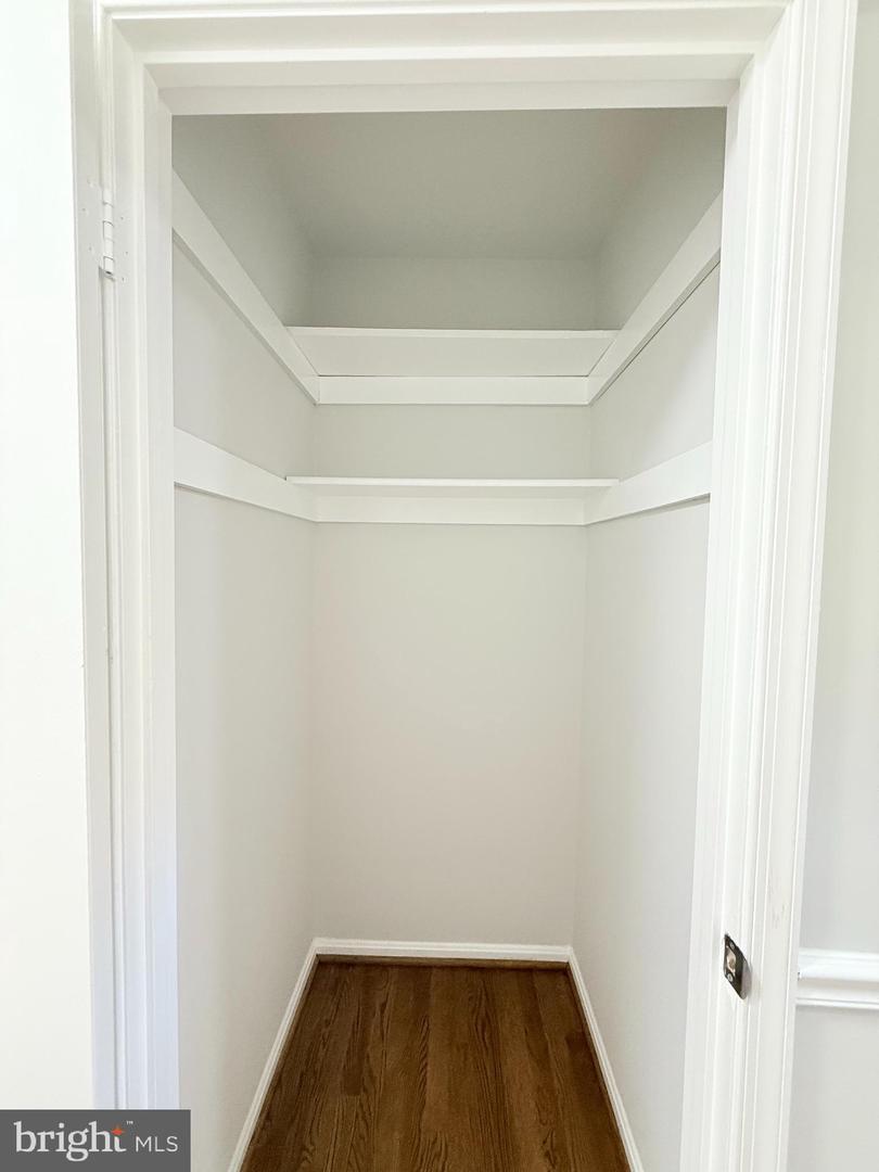 8219 DOCTOR CRAIK CT, ALEXANDRIA, Virginia 22306, 3 Bedrooms Bedrooms, ,3 BathroomsBathrooms,Residential,For sale,8219 DOCTOR CRAIK CT,VAFX2275002 MLS # VAFX2275002