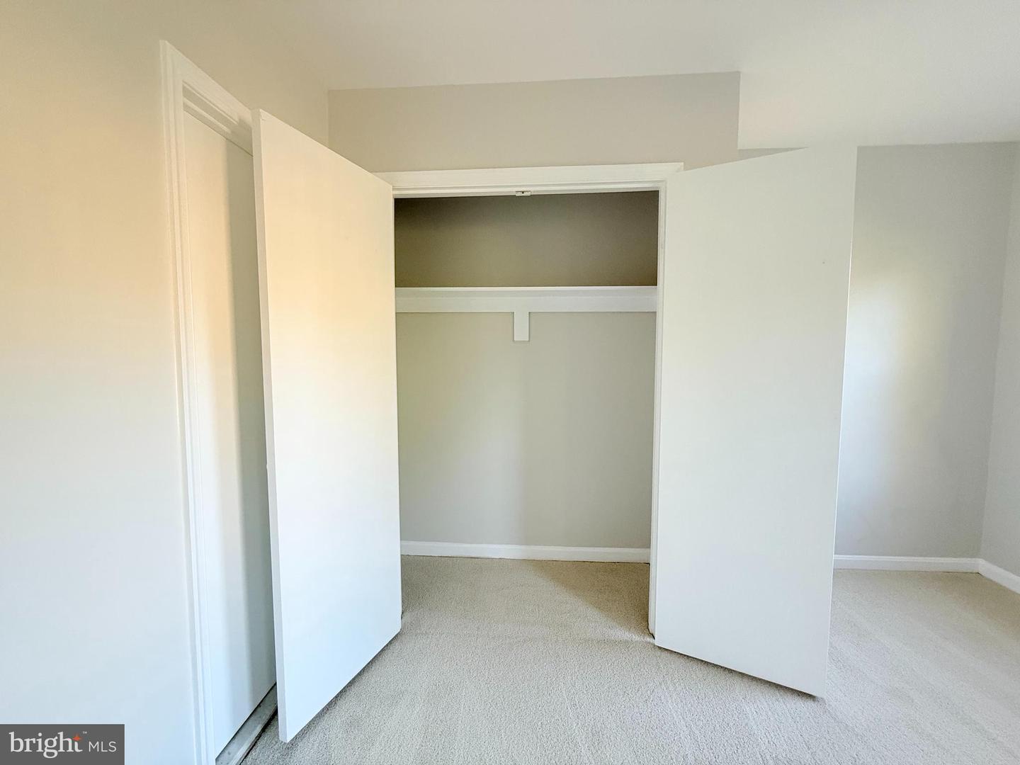 8219 DOCTOR CRAIK CT, ALEXANDRIA, Virginia 22306, 3 Bedrooms Bedrooms, ,3 BathroomsBathrooms,Residential,For sale,8219 DOCTOR CRAIK CT,VAFX2275002 MLS # VAFX2275002