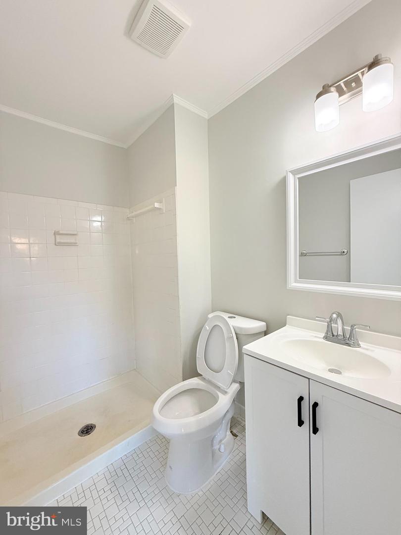 8219 DOCTOR CRAIK CT, ALEXANDRIA, Virginia 22306, 3 Bedrooms Bedrooms, ,3 BathroomsBathrooms,Residential,For sale,8219 DOCTOR CRAIK CT,VAFX2275002 MLS # VAFX2275002