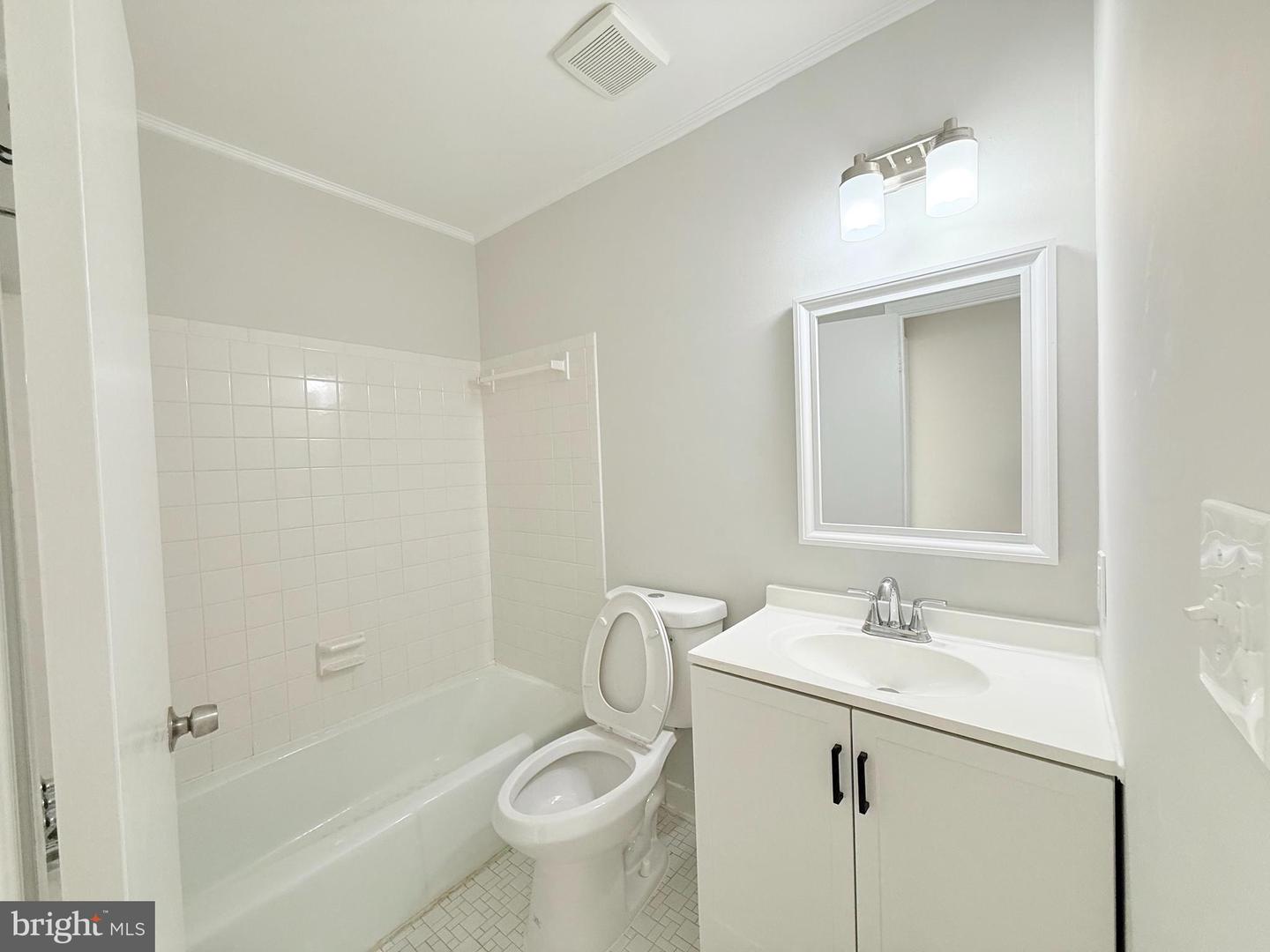 8219 DOCTOR CRAIK CT, ALEXANDRIA, Virginia 22306, 3 Bedrooms Bedrooms, ,3 BathroomsBathrooms,Residential,For sale,8219 DOCTOR CRAIK CT,VAFX2275002 MLS # VAFX2275002