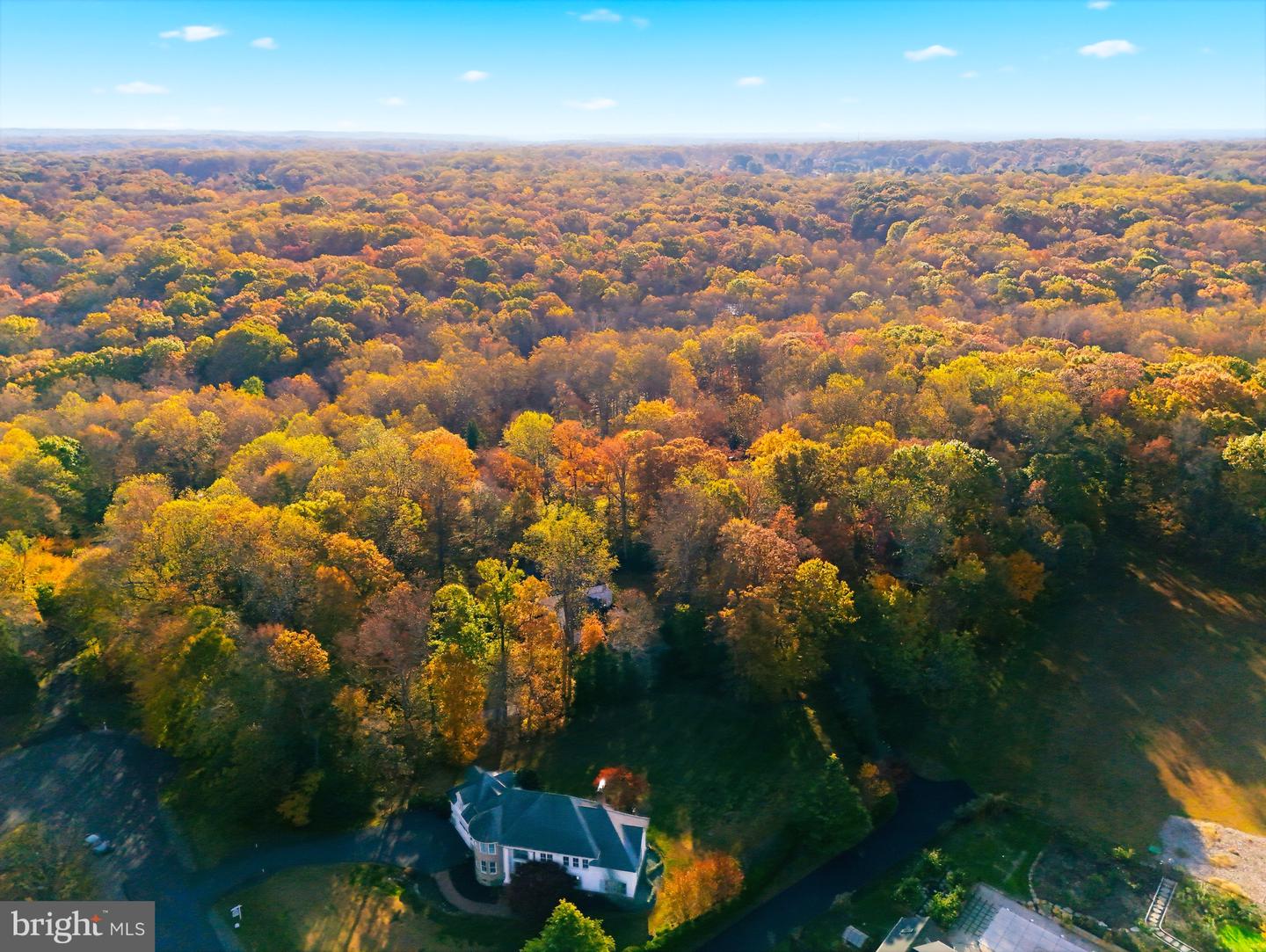 10747 RIVERSCAPE RUN, GREAT FALLS, Virginia 22066, 4 Bedrooms Bedrooms, ,5 BathroomsBathrooms,Residential,For sale,10747 RIVERSCAPE RUN,VAFX2275130 MLS # VAFX2275130