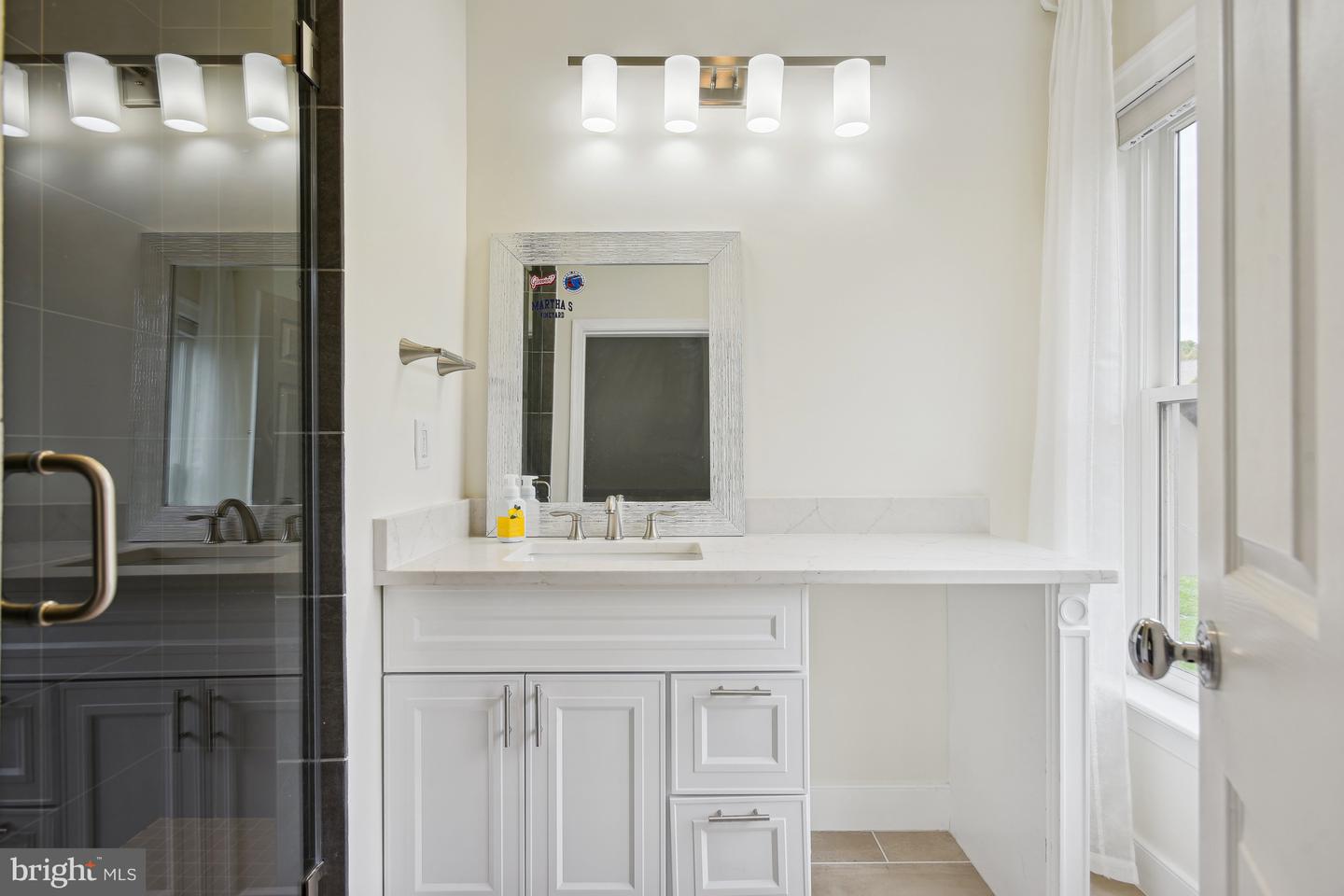 10747 RIVERSCAPE RUN, GREAT FALLS, Virginia 22066, 4 Bedrooms Bedrooms, ,5 BathroomsBathrooms,Residential,For sale,10747 RIVERSCAPE RUN,VAFX2275130 MLS # VAFX2275130