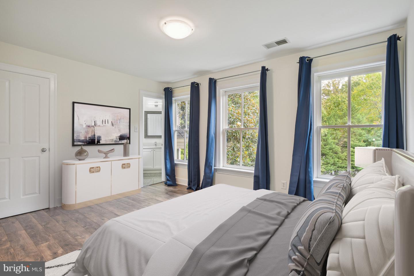 10747 RIVERSCAPE RUN, GREAT FALLS, Virginia 22066, 4 Bedrooms Bedrooms, ,5 BathroomsBathrooms,Residential,For sale,10747 RIVERSCAPE RUN,VAFX2275130 MLS # VAFX2275130