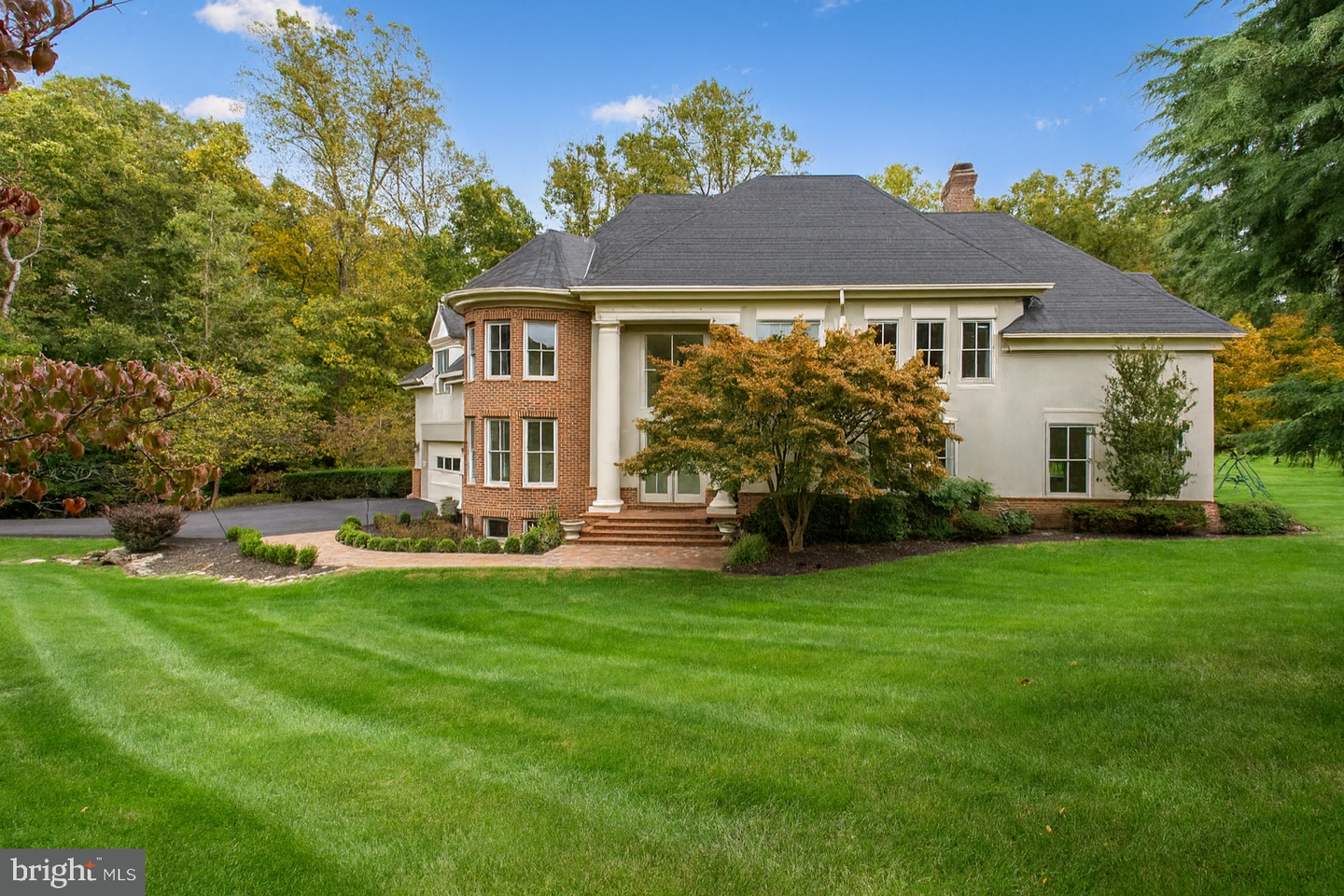 10747 RIVERSCAPE RUN, GREAT FALLS, Virginia 22066, 4 Bedrooms Bedrooms, ,5 BathroomsBathrooms,Residential,For sale,10747 RIVERSCAPE RUN,VAFX2275130 MLS # VAFX2275130