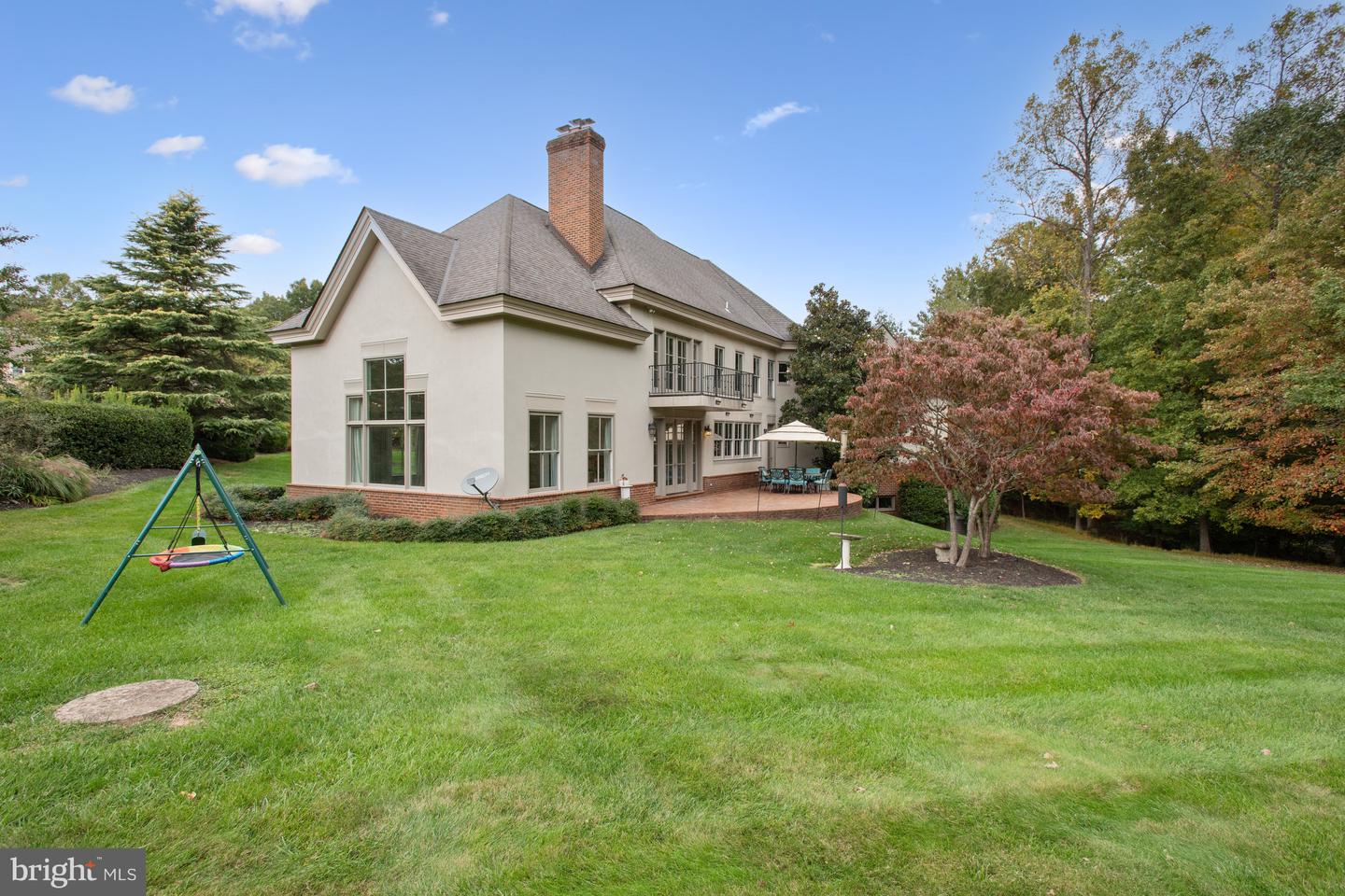 10747 RIVERSCAPE RUN, GREAT FALLS, Virginia 22066, 4 Bedrooms Bedrooms, ,5 BathroomsBathrooms,Residential,For sale,10747 RIVERSCAPE RUN,VAFX2275130 MLS # VAFX2275130