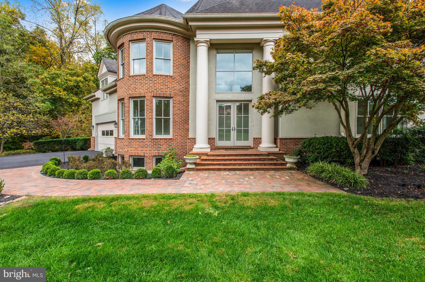 10747 RIVERSCAPE RUN, GREAT FALLS, Virginia 22066, 4 Bedrooms Bedrooms, ,5 BathroomsBathrooms,Residential,For sale,10747 RIVERSCAPE RUN,VAFX2275130 MLS # VAFX2275130